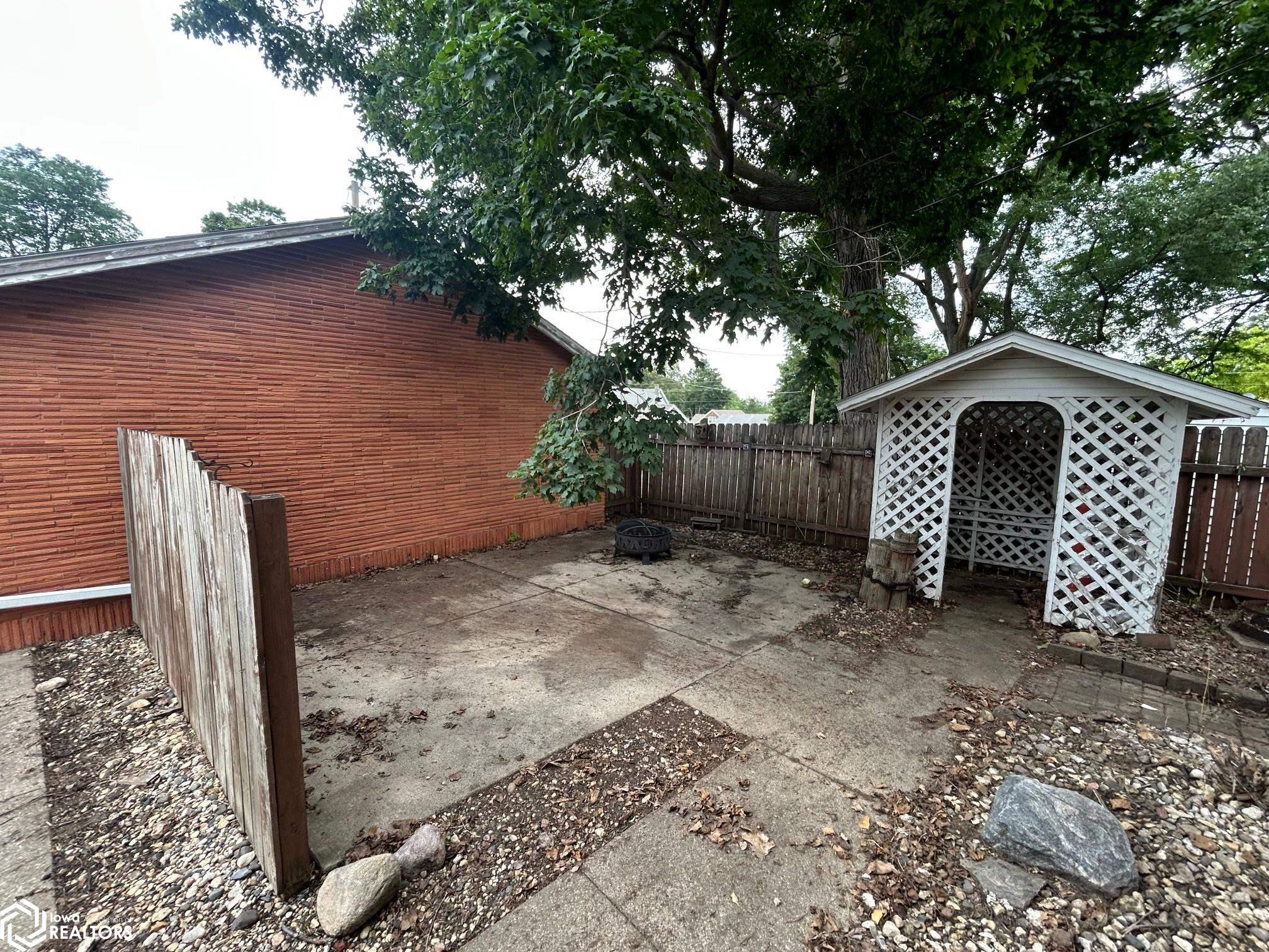 302 1st St., Hampton, Iowa image 7