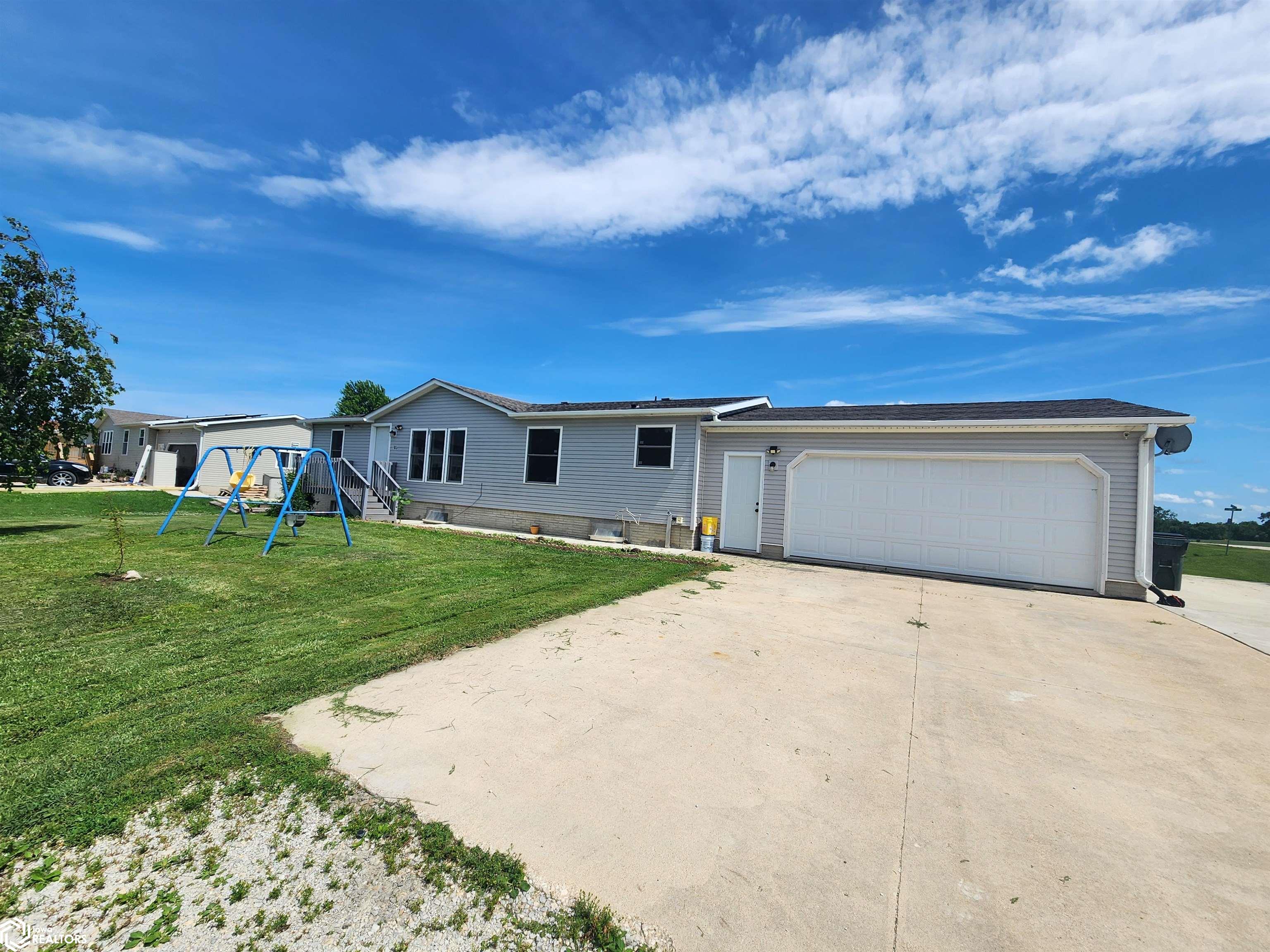 205 Pennsylvania Avenue, Postville, Iowa image 1