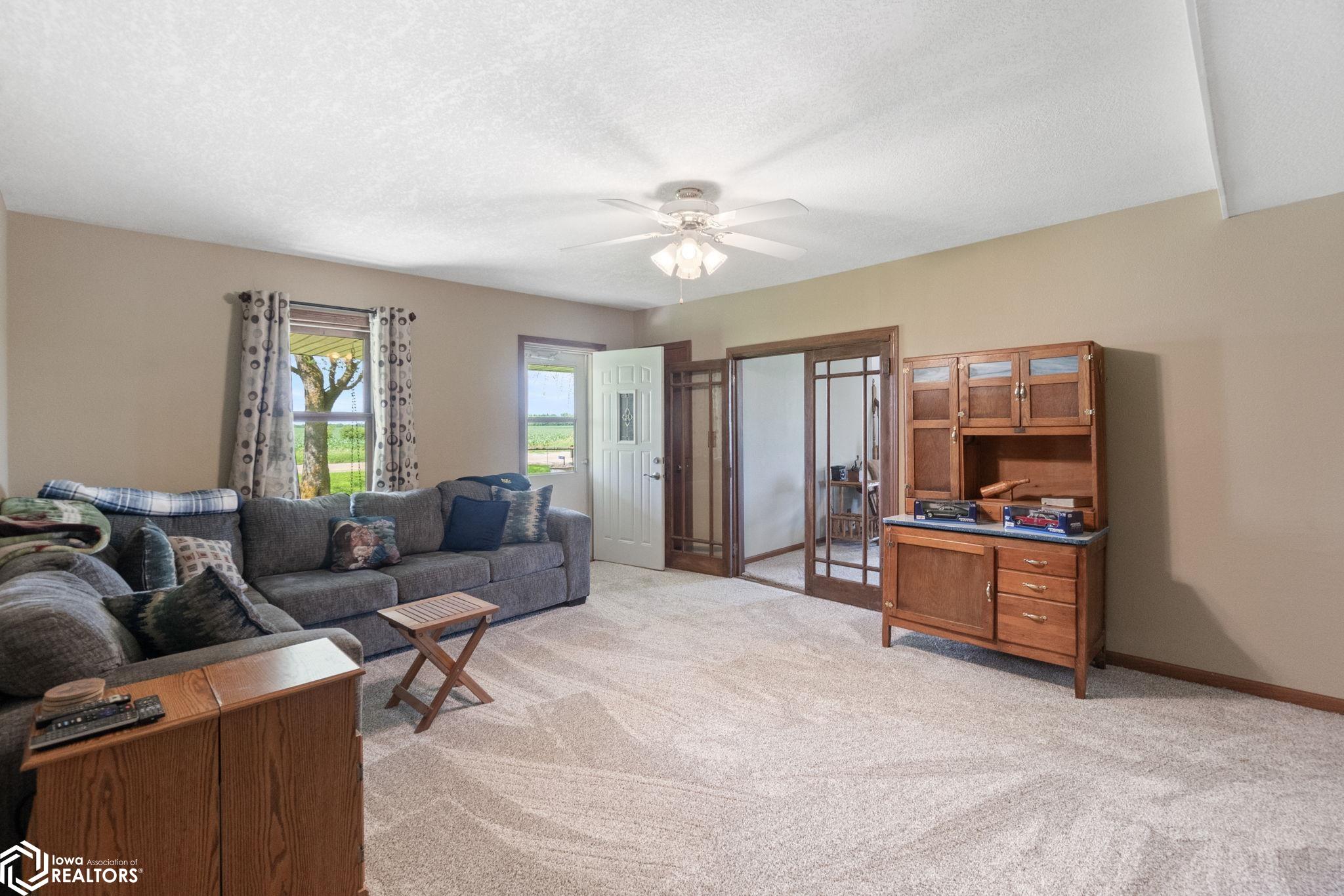 12489 285th Street, Mason City, Iowa image 11