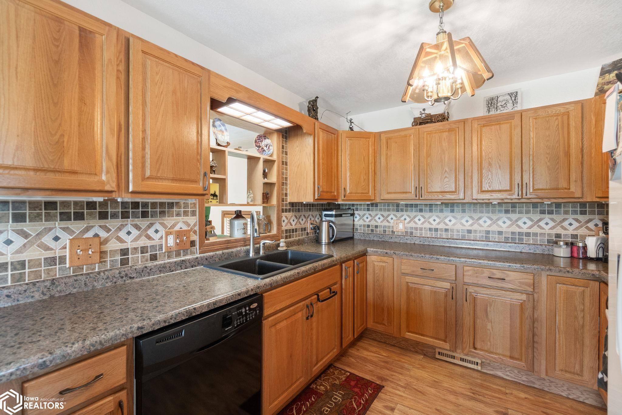 12489 285th Street, Mason City, Iowa image 15