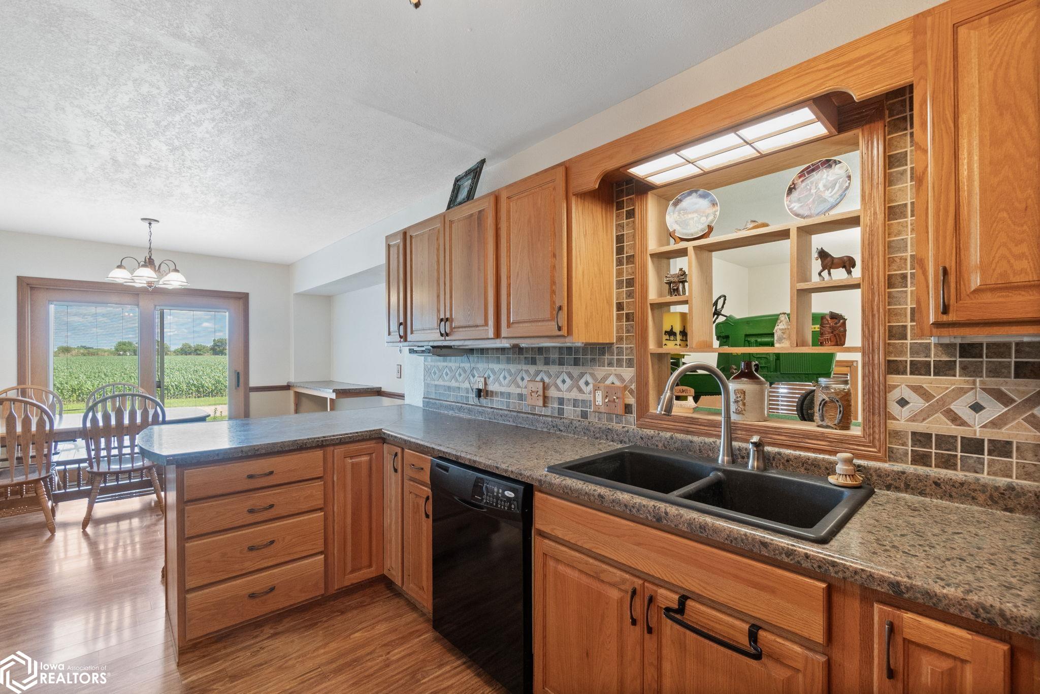 12489 285th Street, Mason City, Iowa image 16