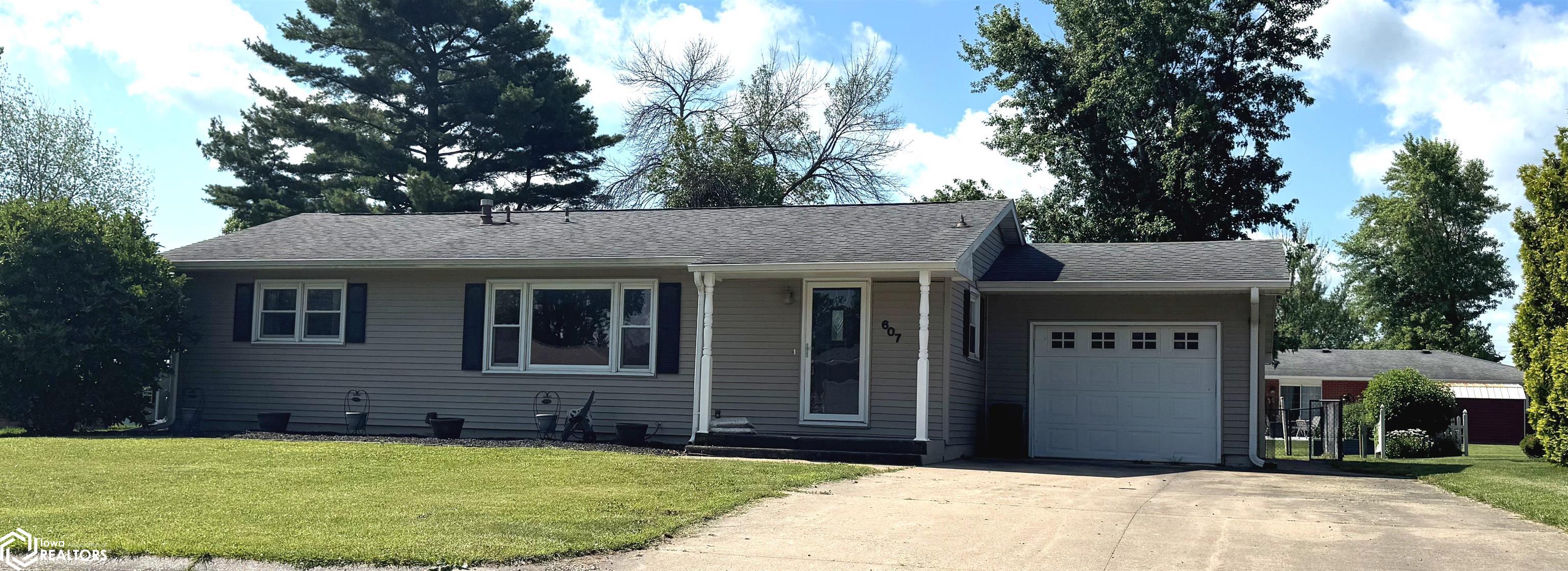 607 Bel Air Drive, West Point, Iowa image 1