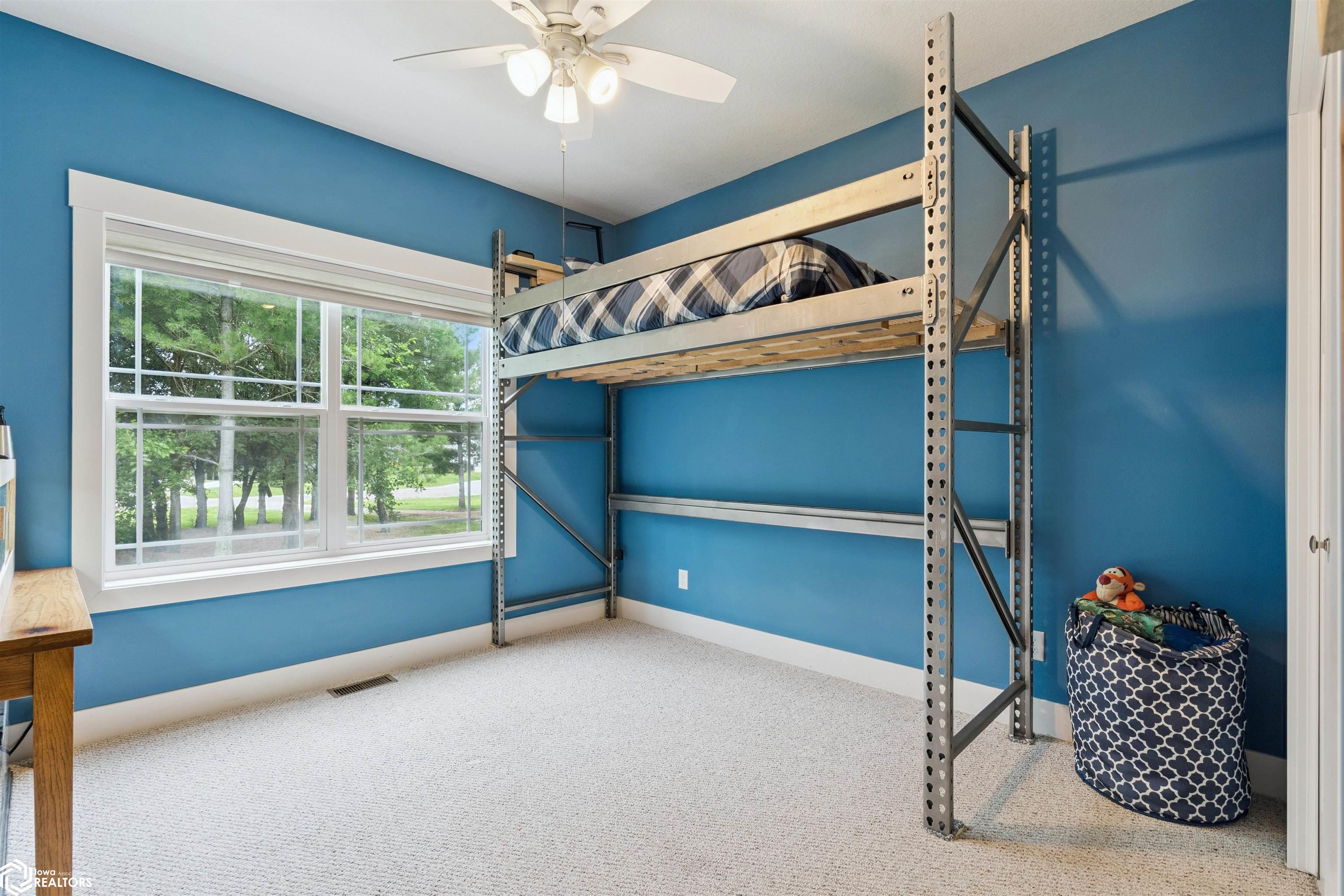 2404 Evergreen Circle, State Center, Iowa image 13