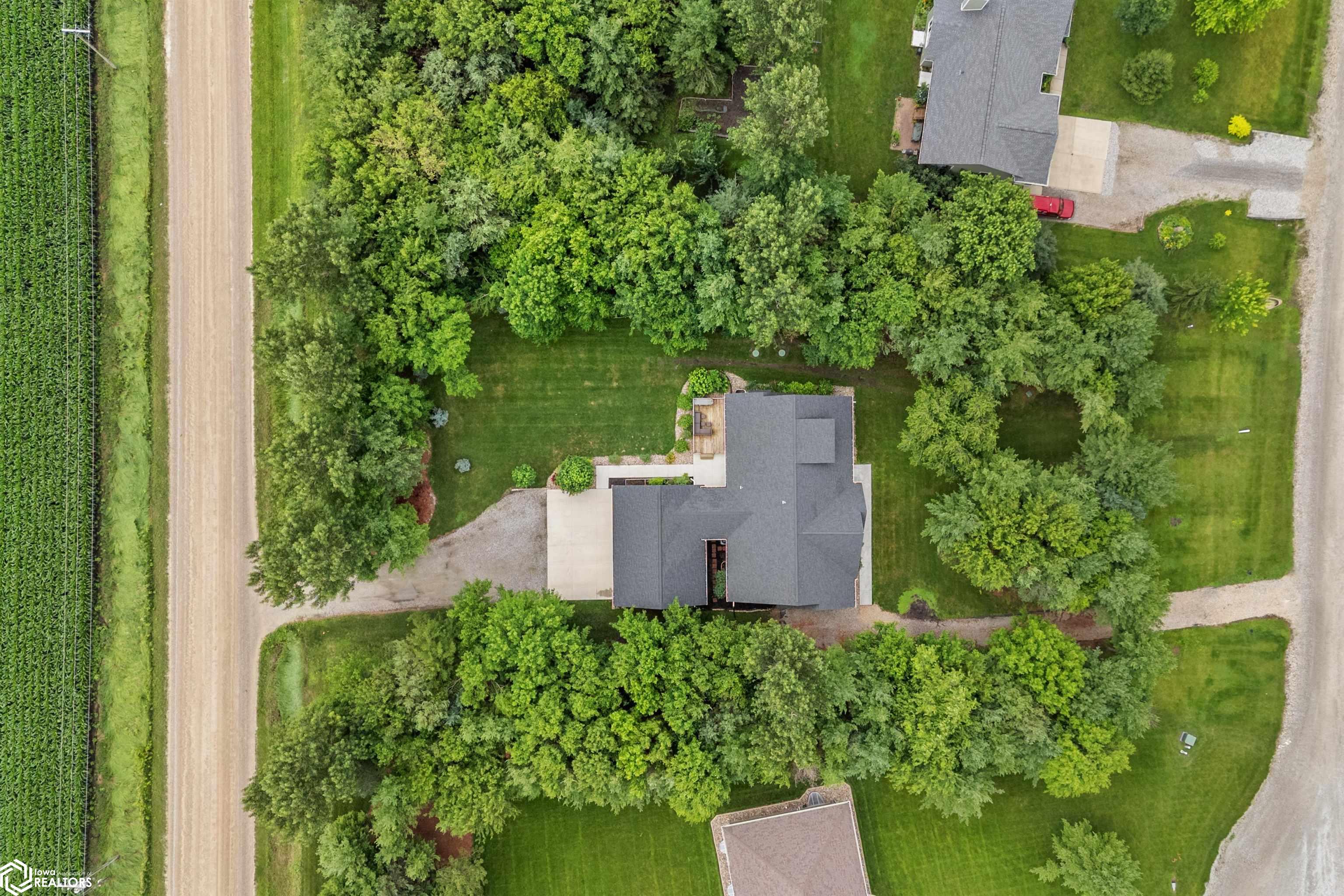 2404 Evergreen Circle, State Center, Iowa image 27