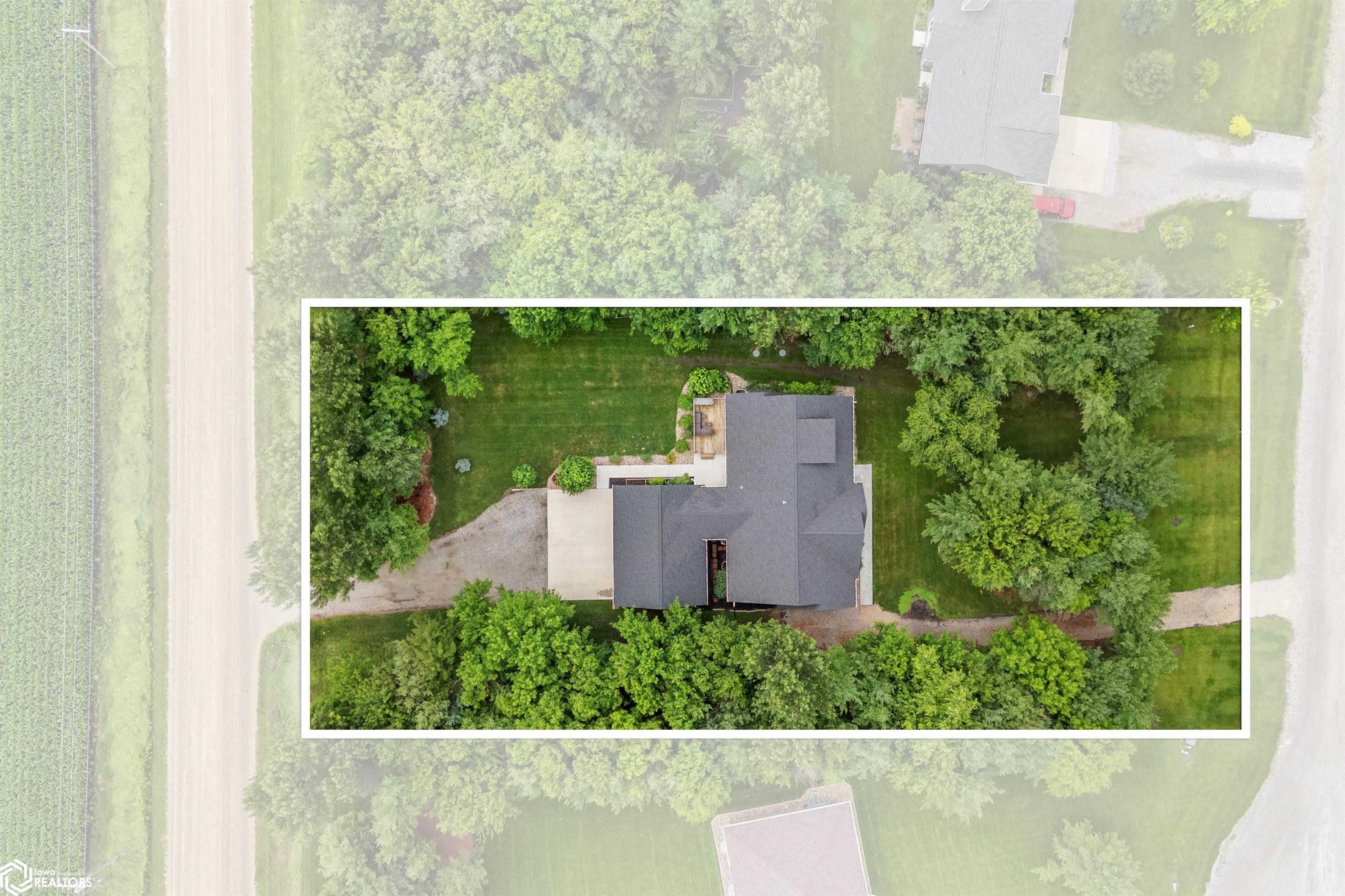 2404 Evergreen Circle, State Center, Iowa image 28