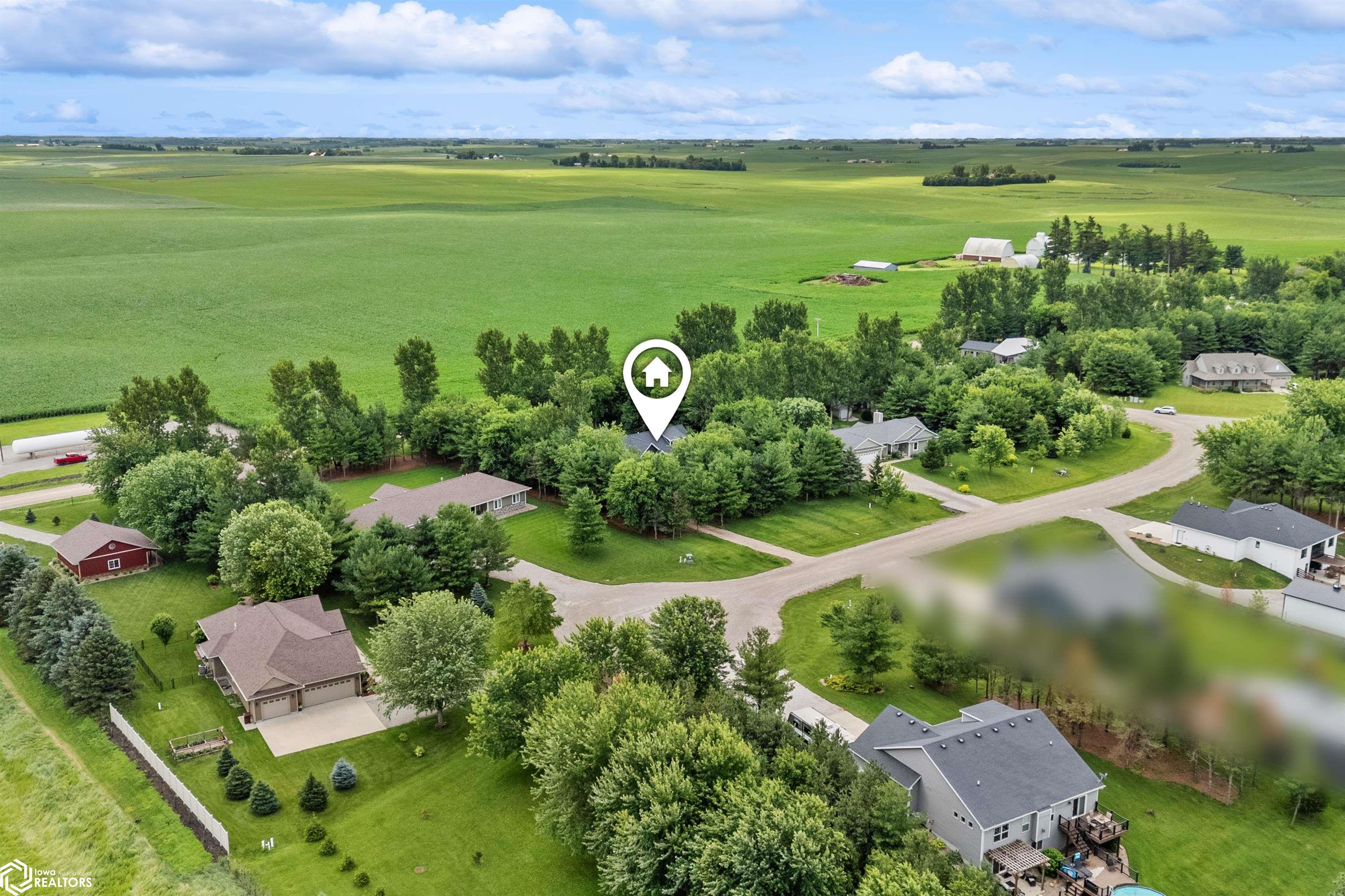 2404 Evergreen Circle, State Center, Iowa image 31