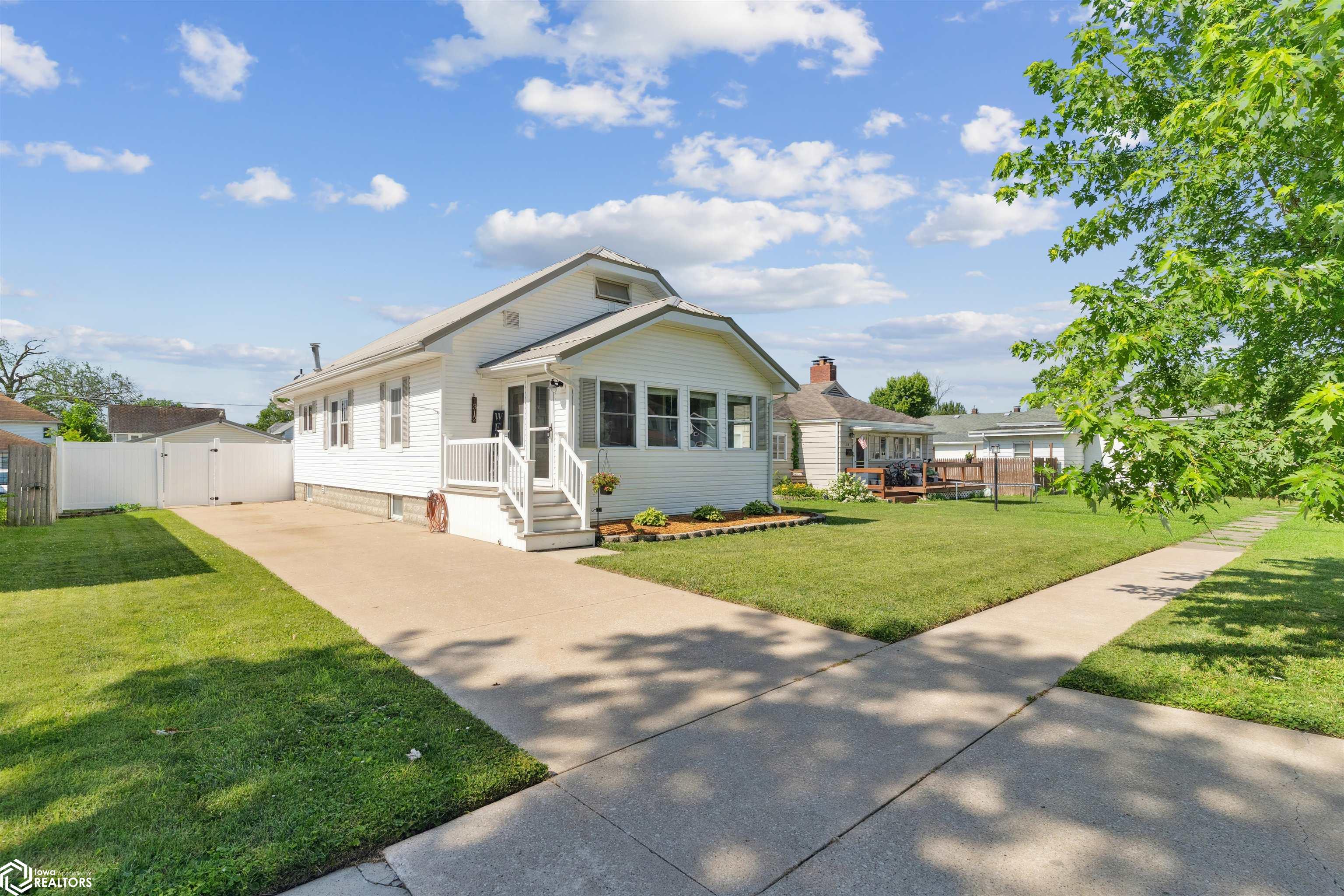 1312 Ave C, Fort Madison, Iowa image 2