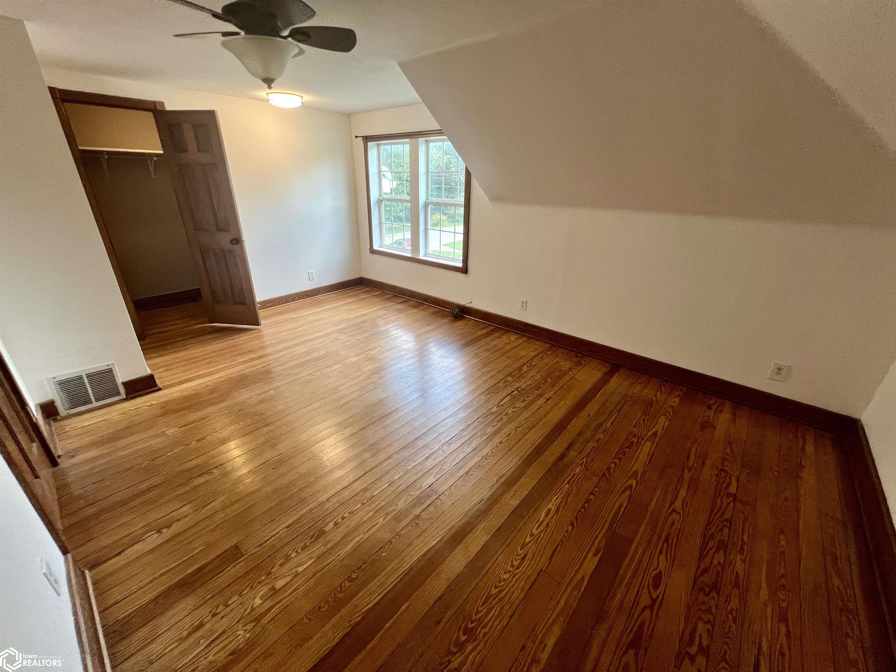 810 S 2nd Street, Fairfield, Iowa image 33