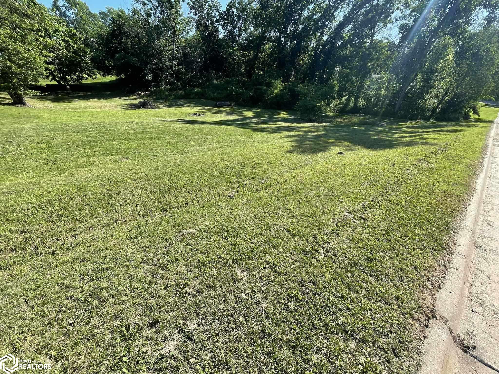 536 N 3rd Street, Centerville, Iowa image 3