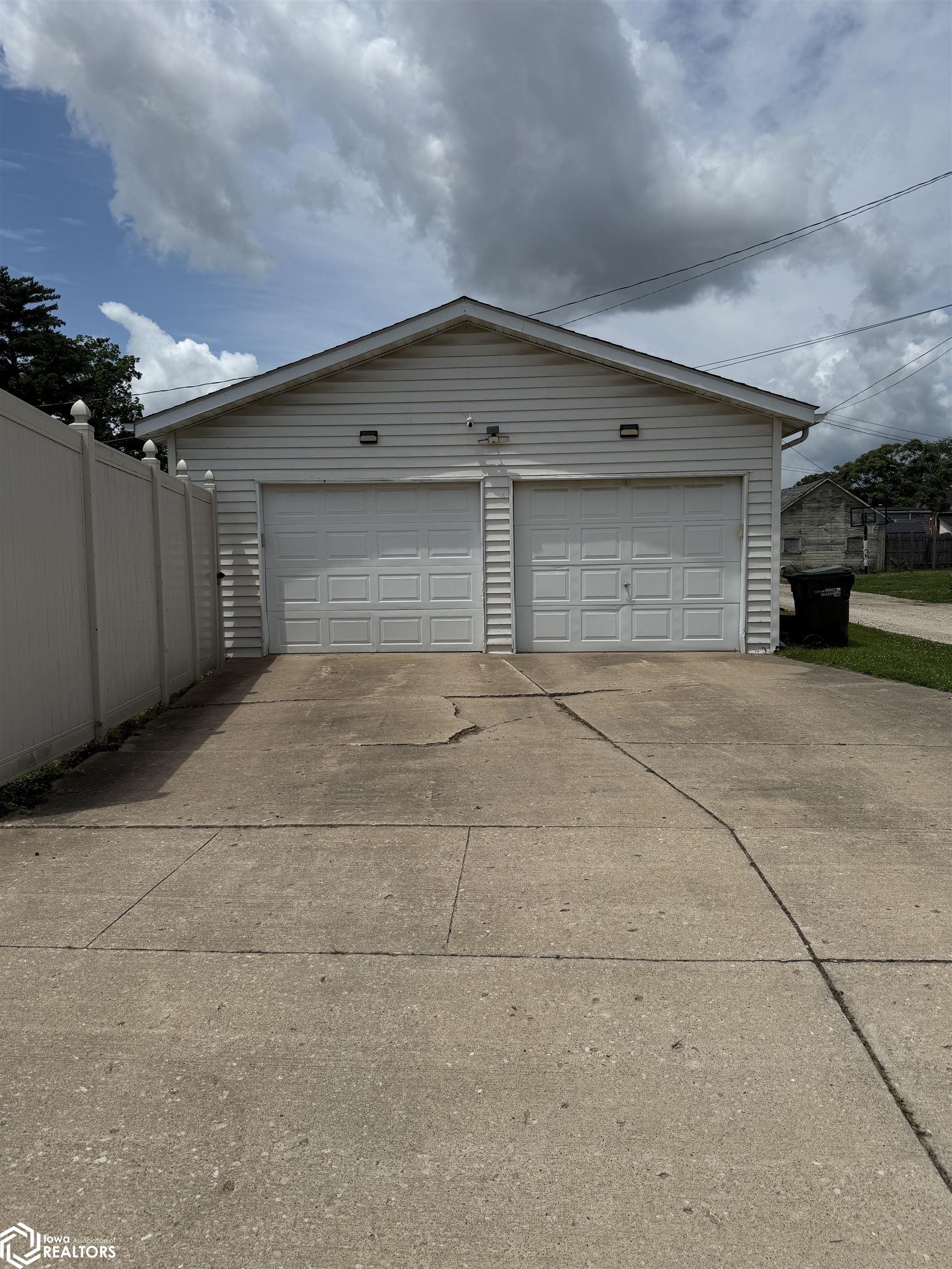 1501 Avenue C, Fort Madison, Iowa image 2