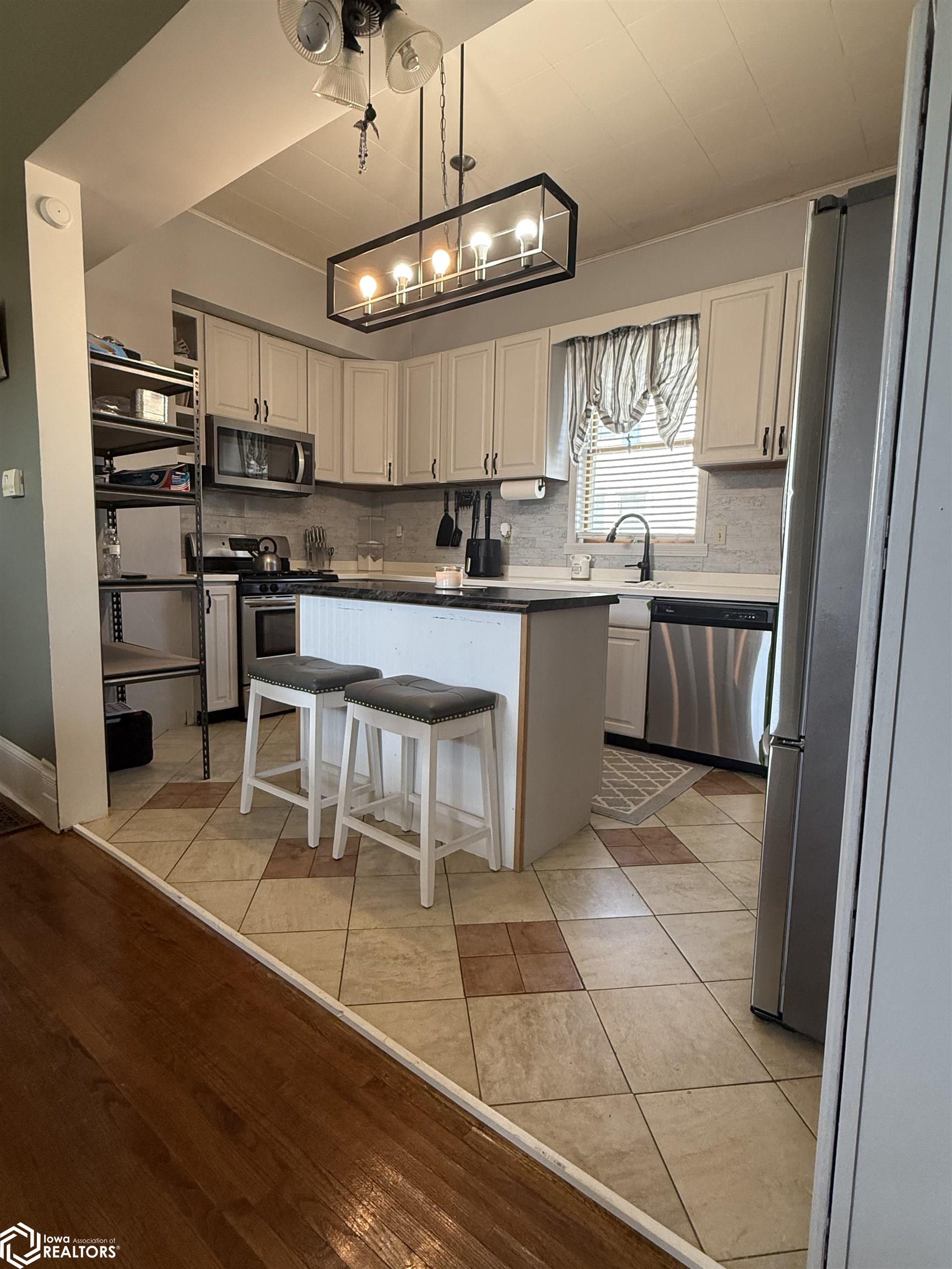 1501 Avenue C, Fort Madison, Iowa image 9