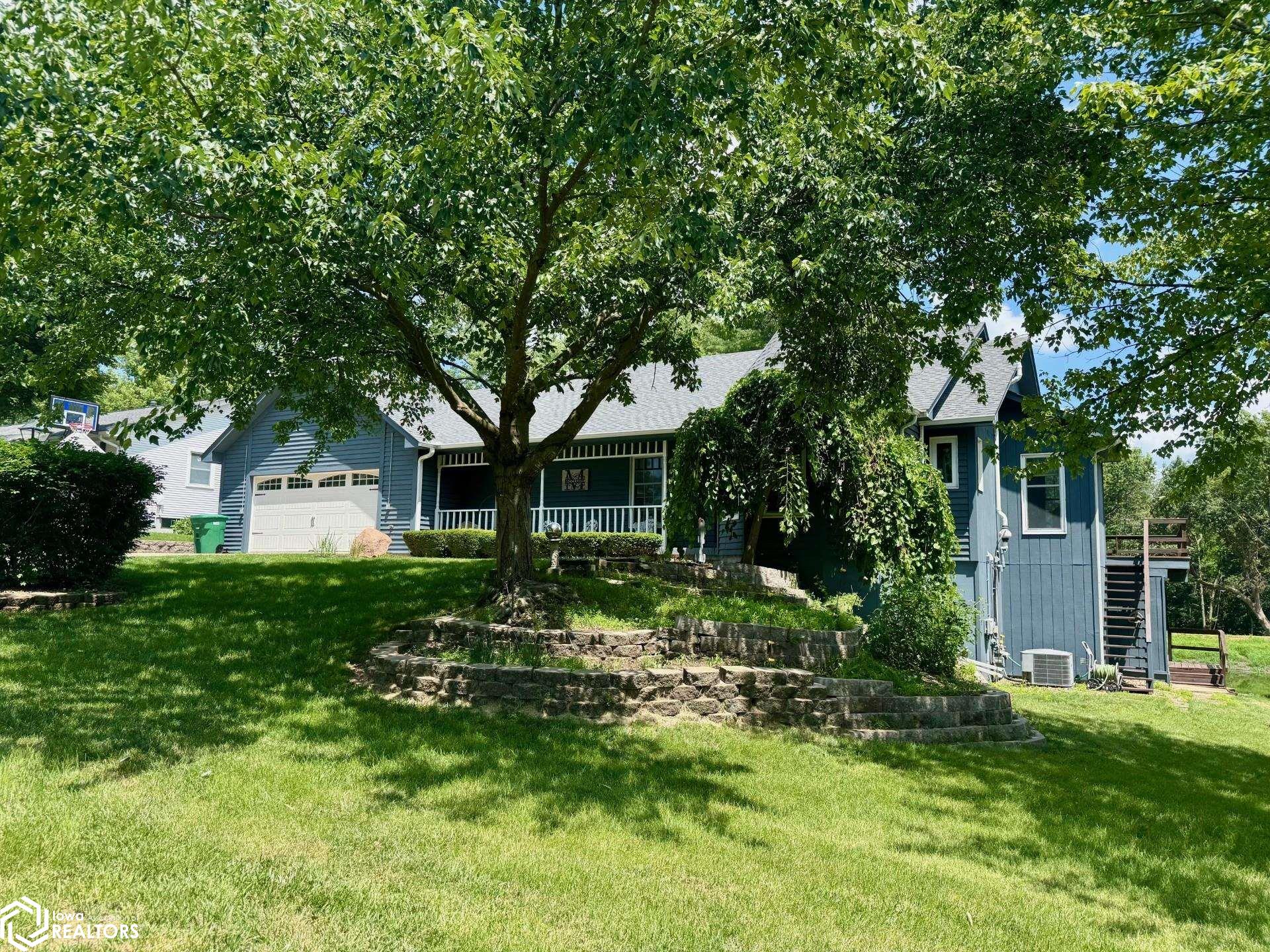 303 Pine Ridge Street, Bloomfield, Iowa image 1