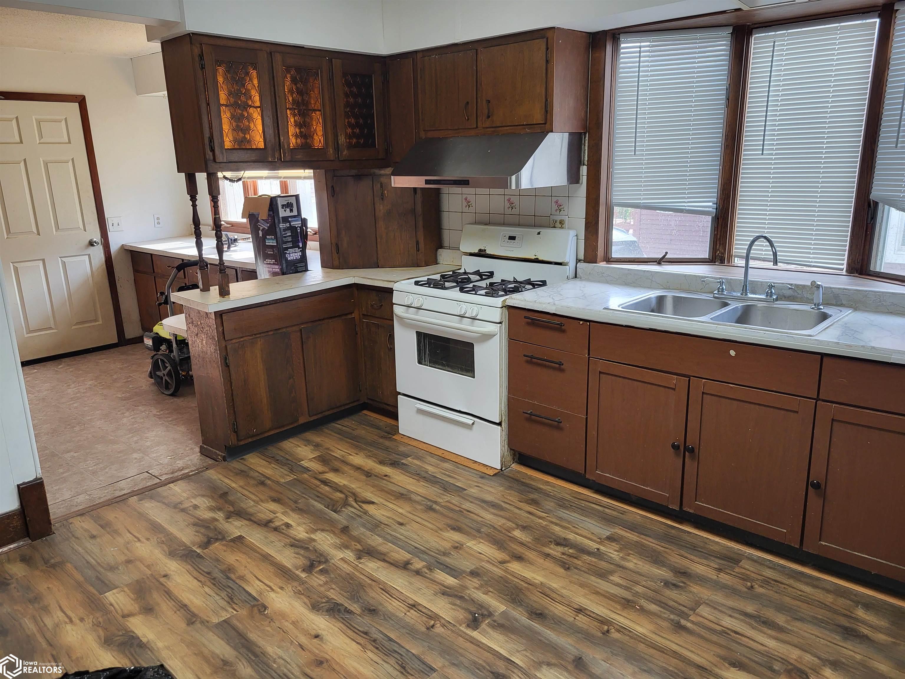 1208 W State Street, Marshalltown, Iowa image 14