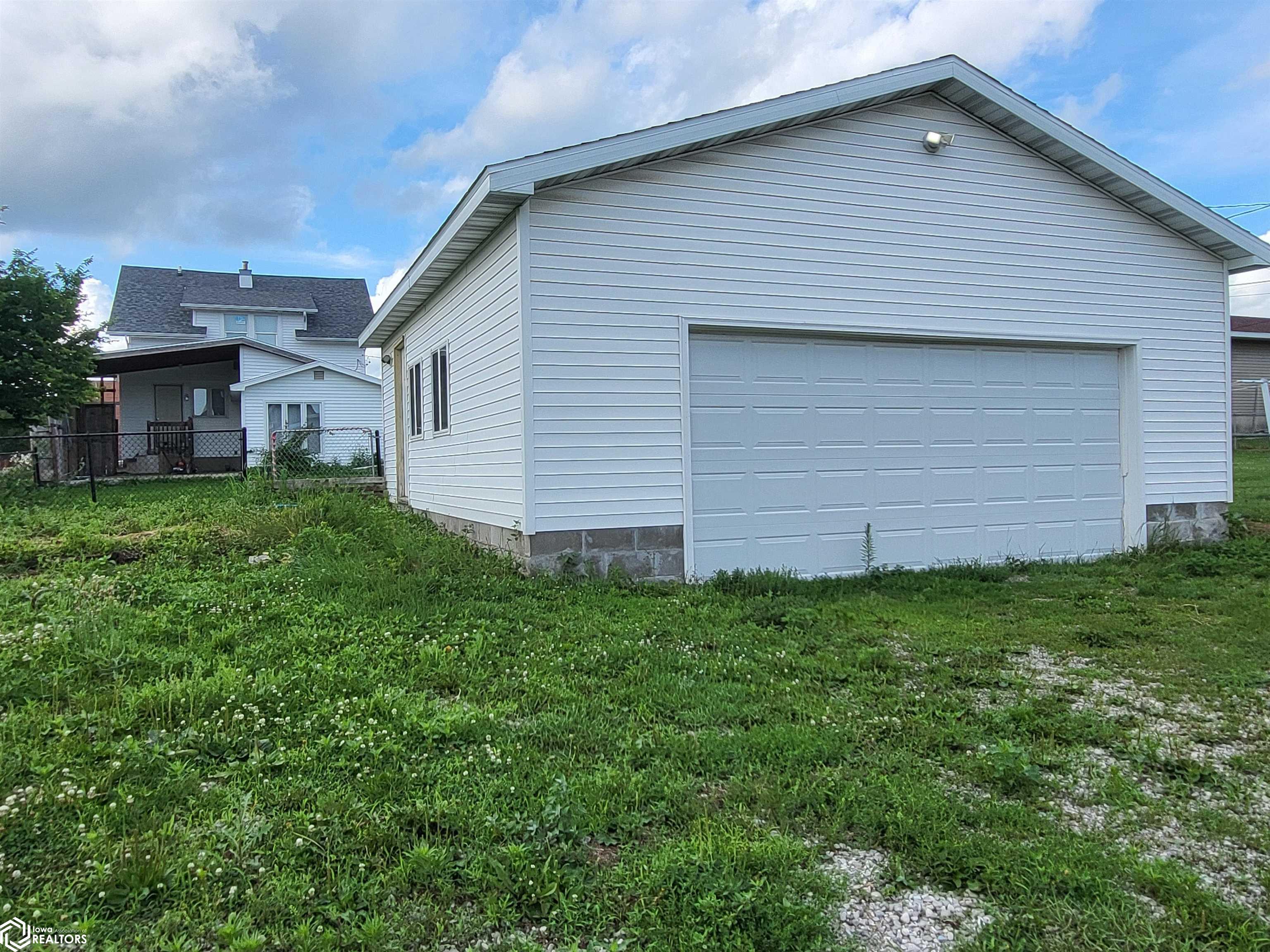 1208 W State Street, Marshalltown, Iowa image 4