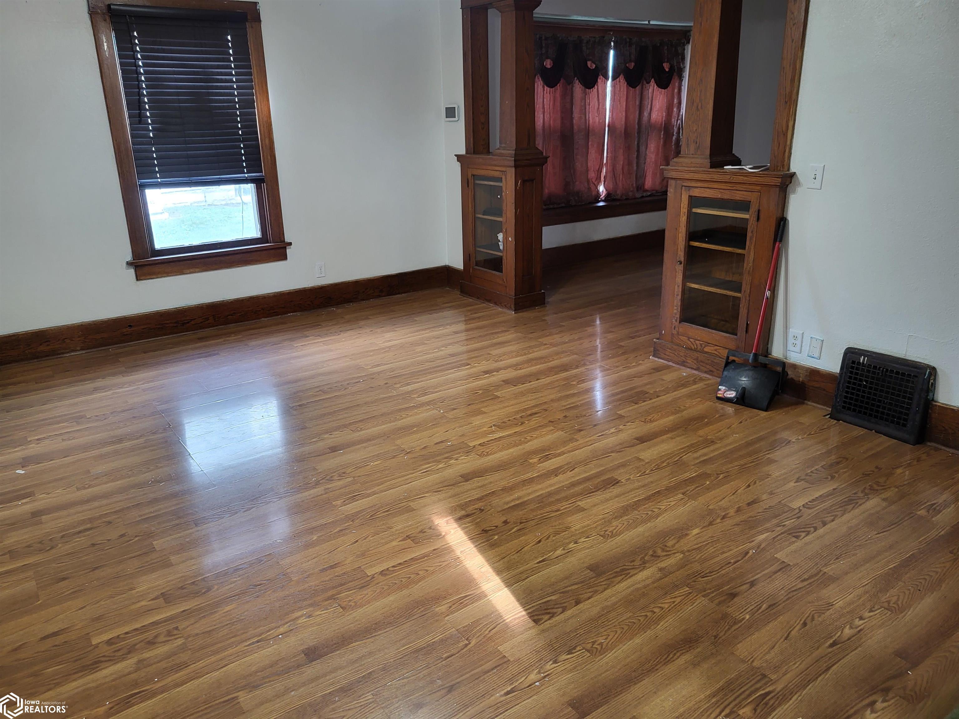 1208 W State Street, Marshalltown, Iowa image 6