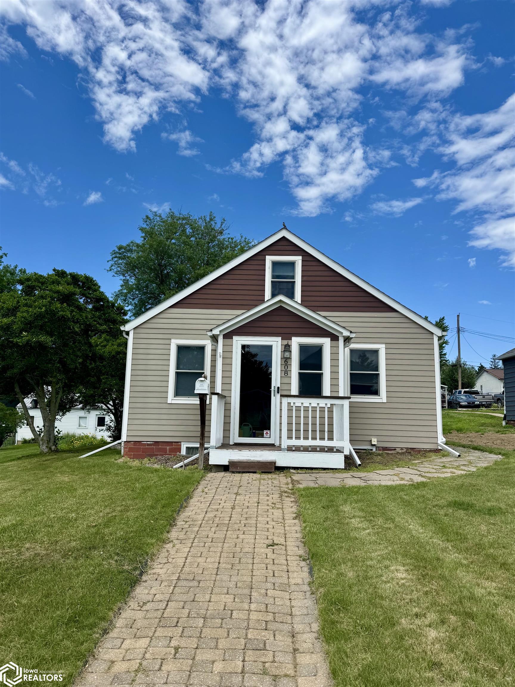 608 S Division Street, Audubon, Iowa image 1