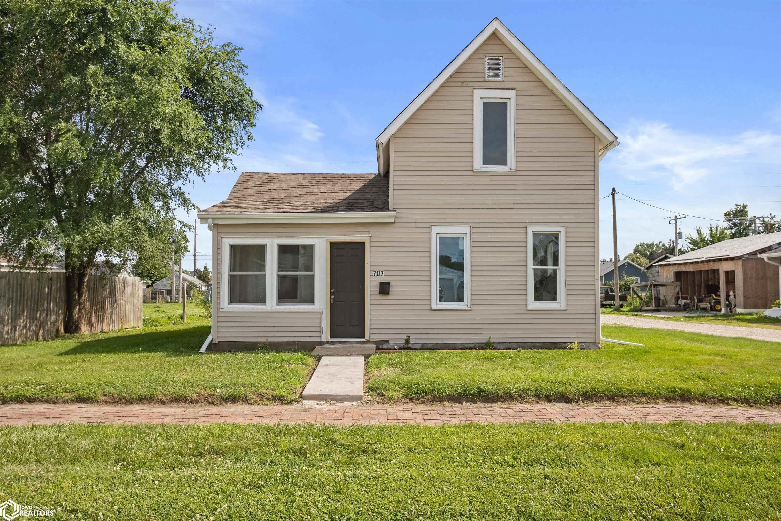 707 Bromley Street, Marshalltown, Iowa image 1
