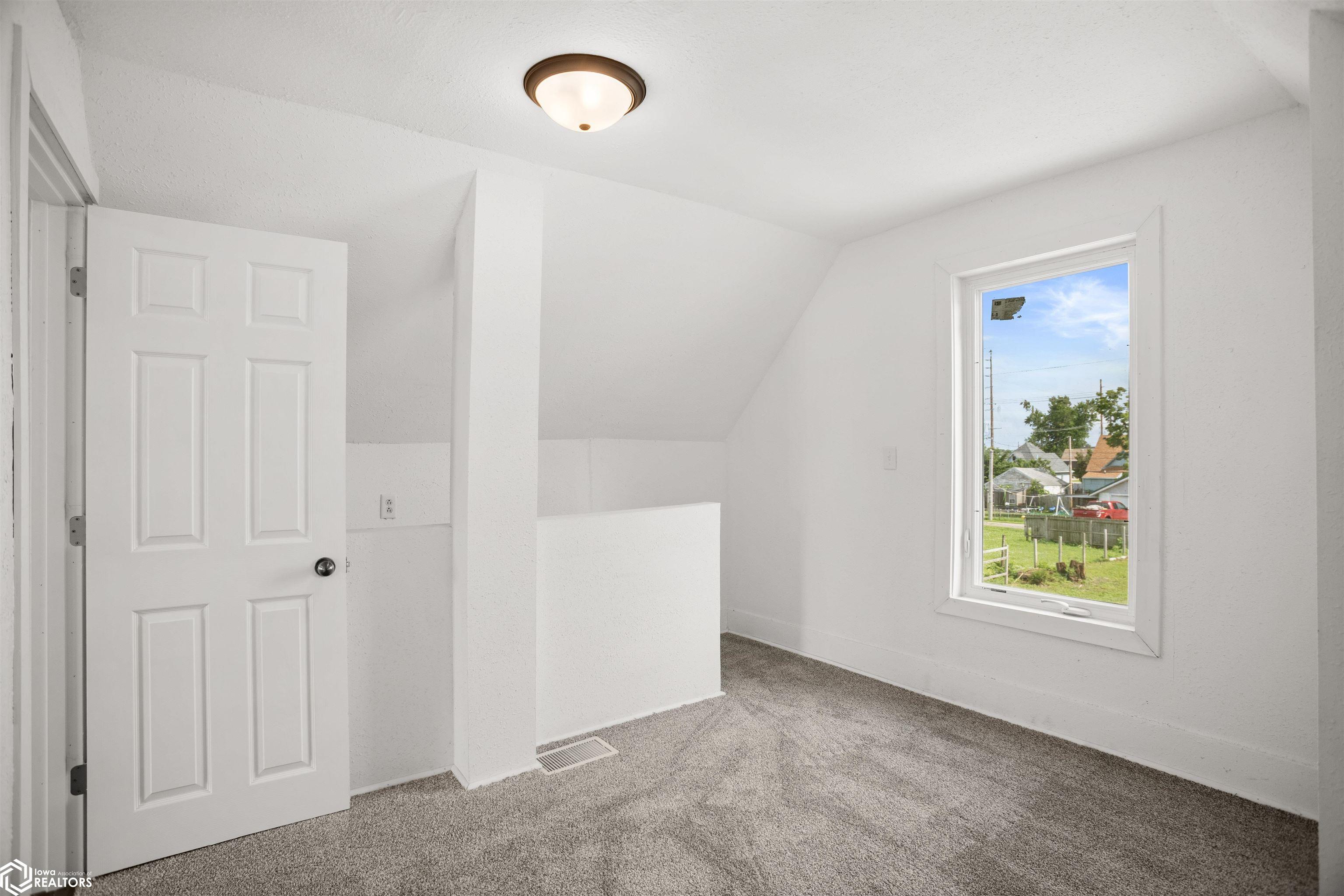 707 Bromley Street, Marshalltown, Iowa image 14