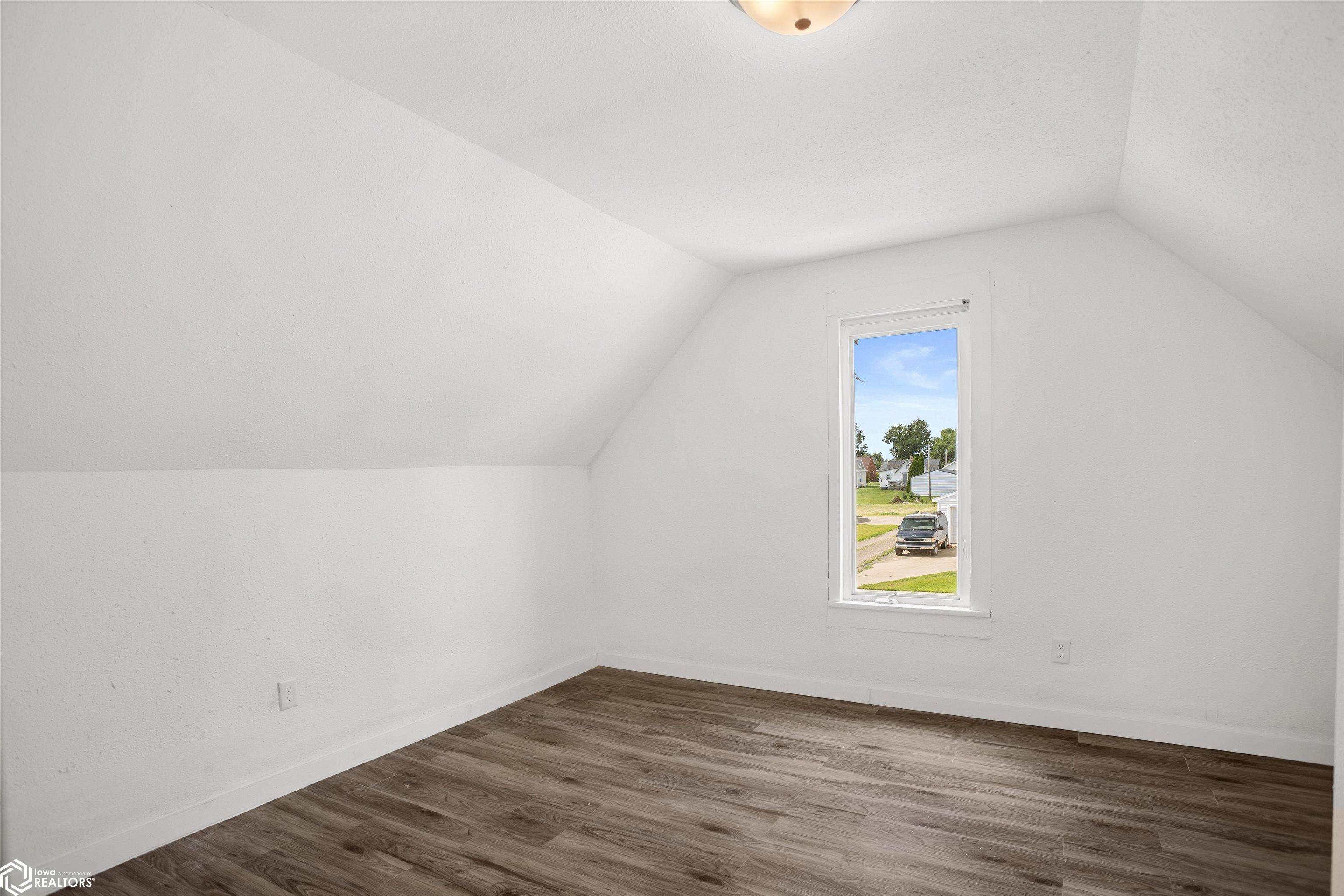 707 Bromley Street, Marshalltown, Iowa image 15