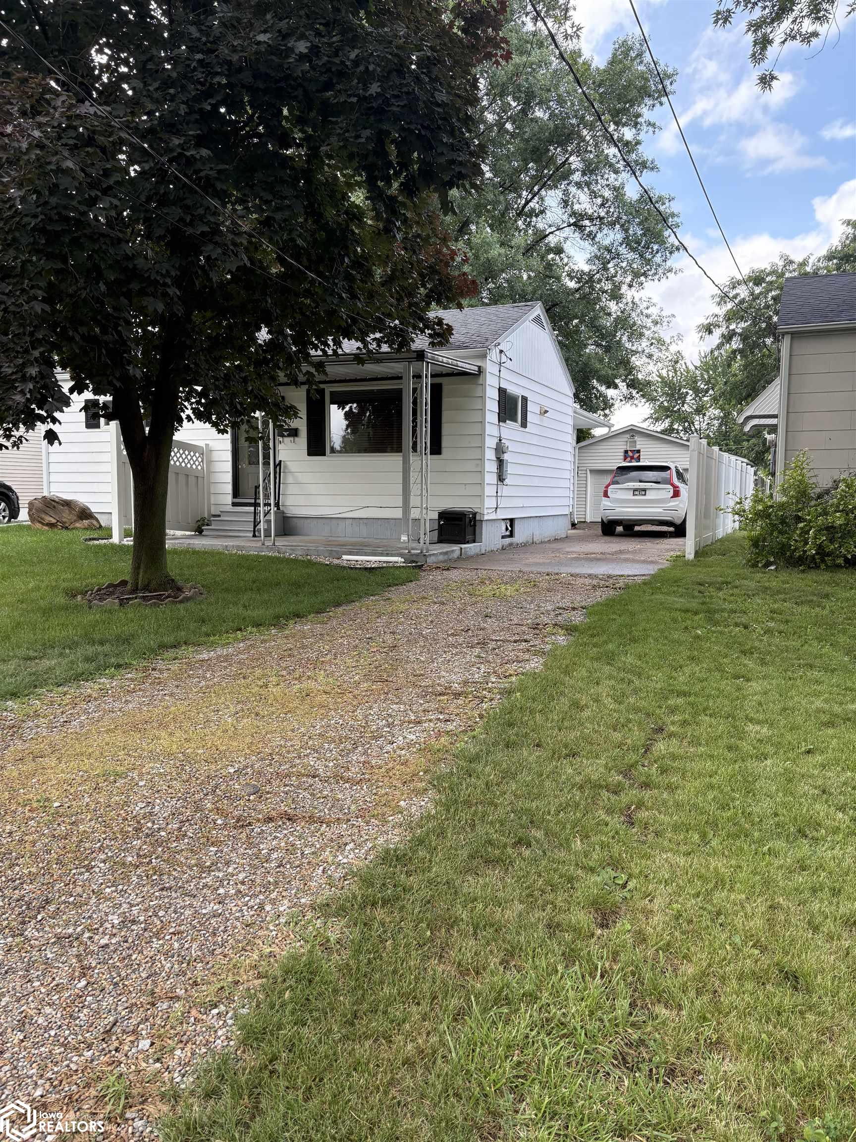 1507 Mowrey, Ottumwa, Iowa image 4