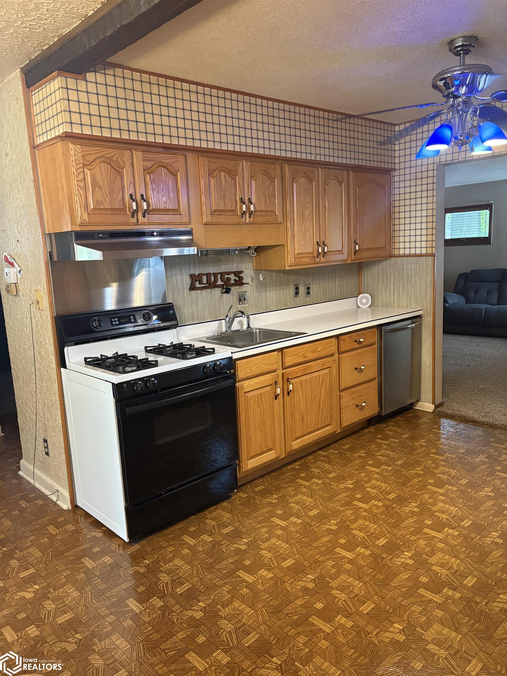 1507 Mowrey, Ottumwa, Iowa image 9