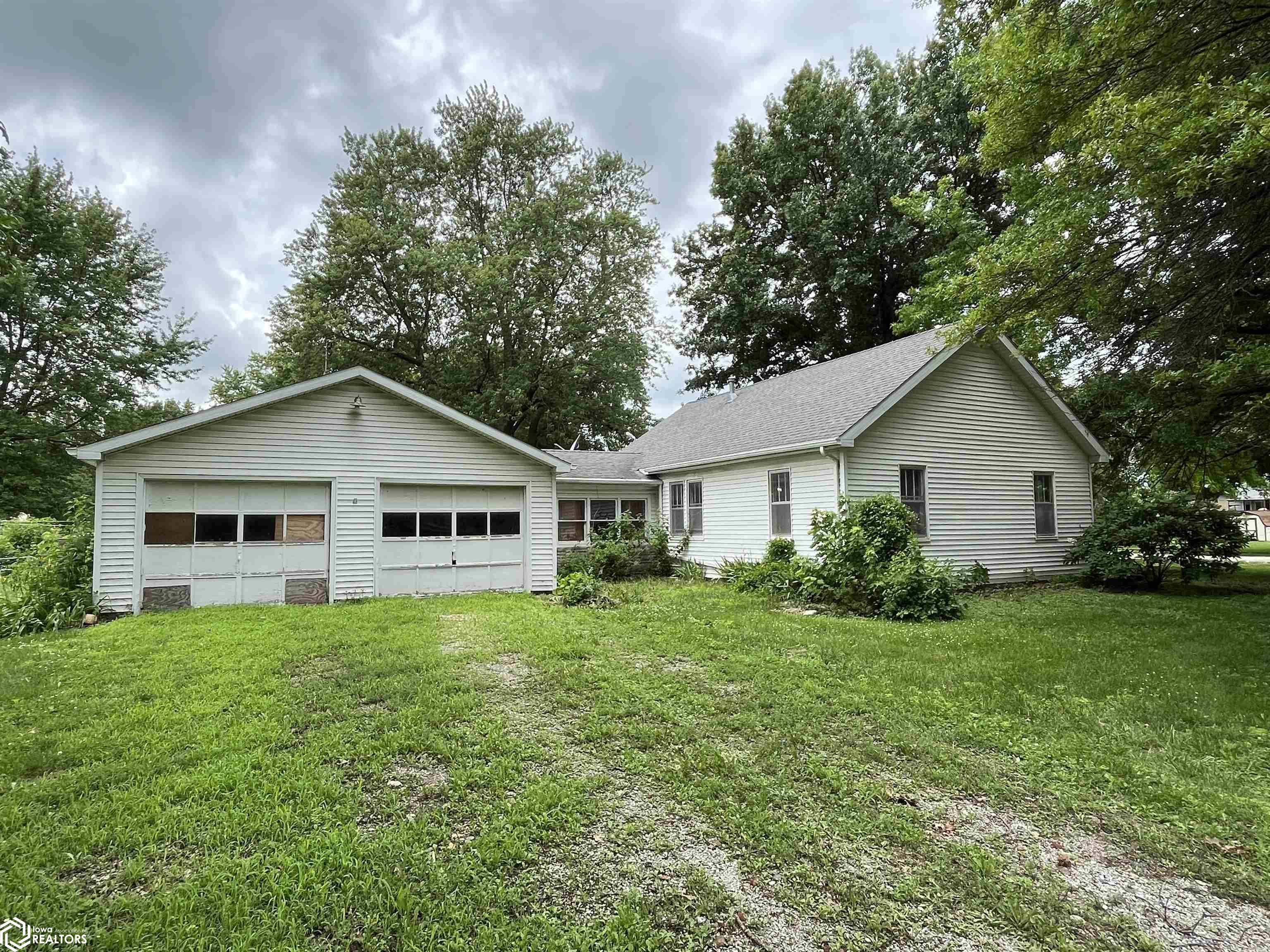 322 Winter Street, Humeston, Iowa image 2