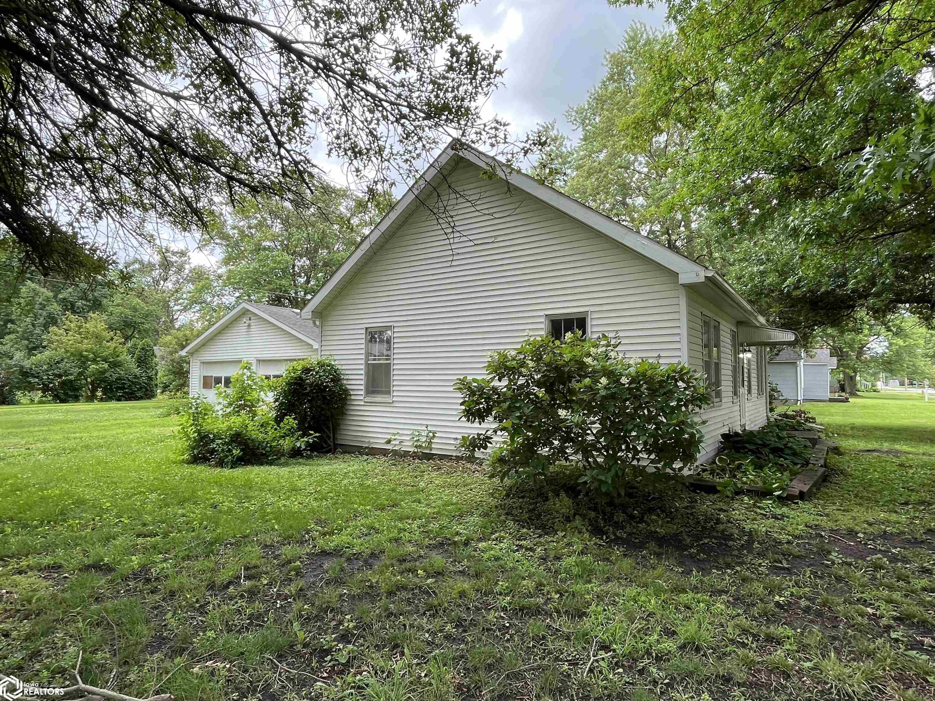 322 Winter Street, Humeston, Iowa image 3