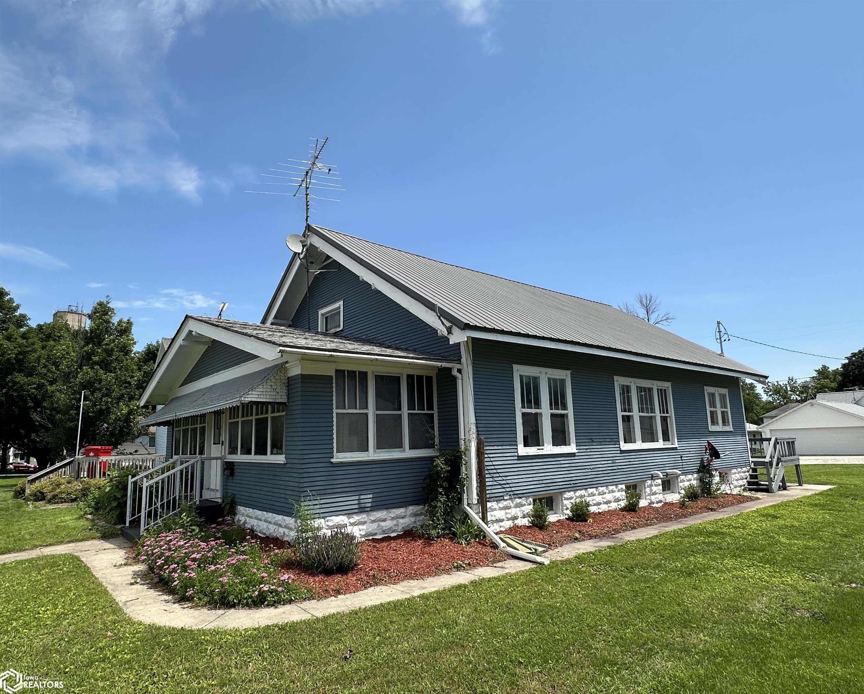 206 Cedar Street, Williams, Iowa image 2