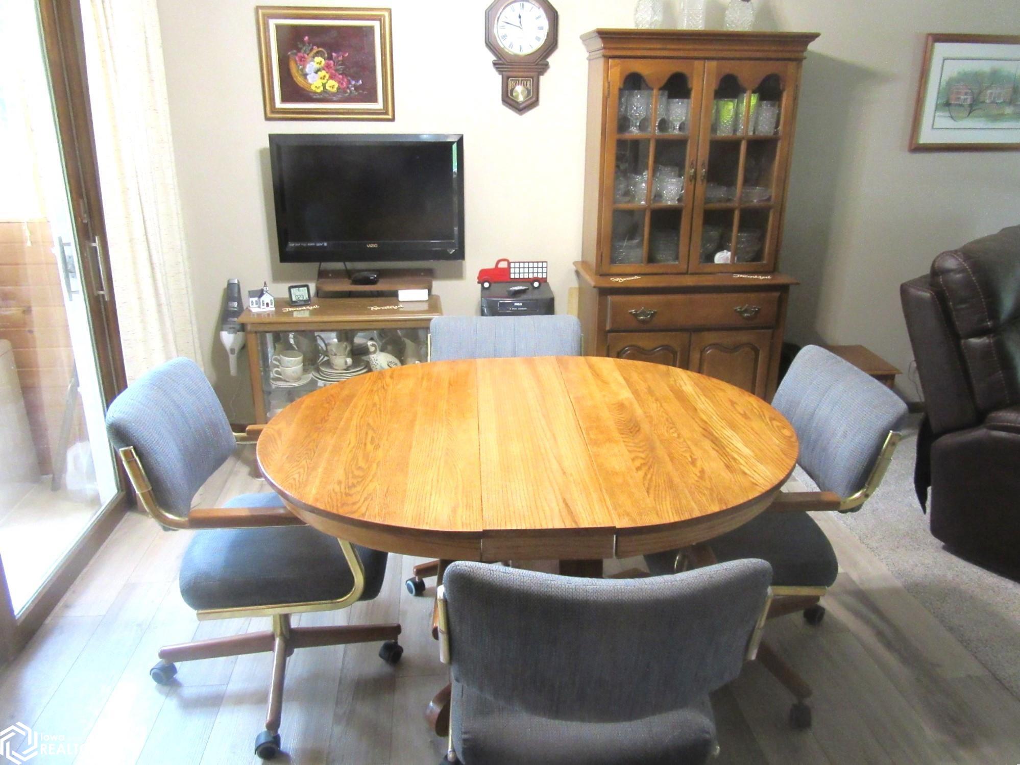Dining Area off the kitchen