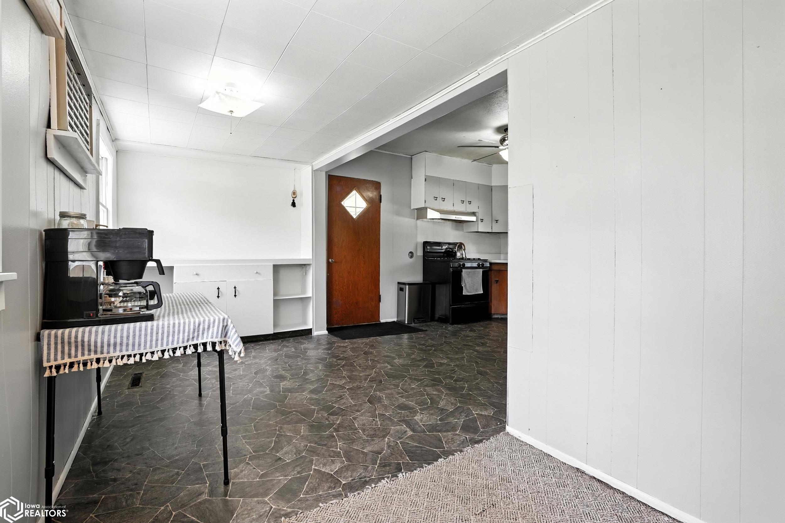 214 N Baker St, Keota, Iowa image 16