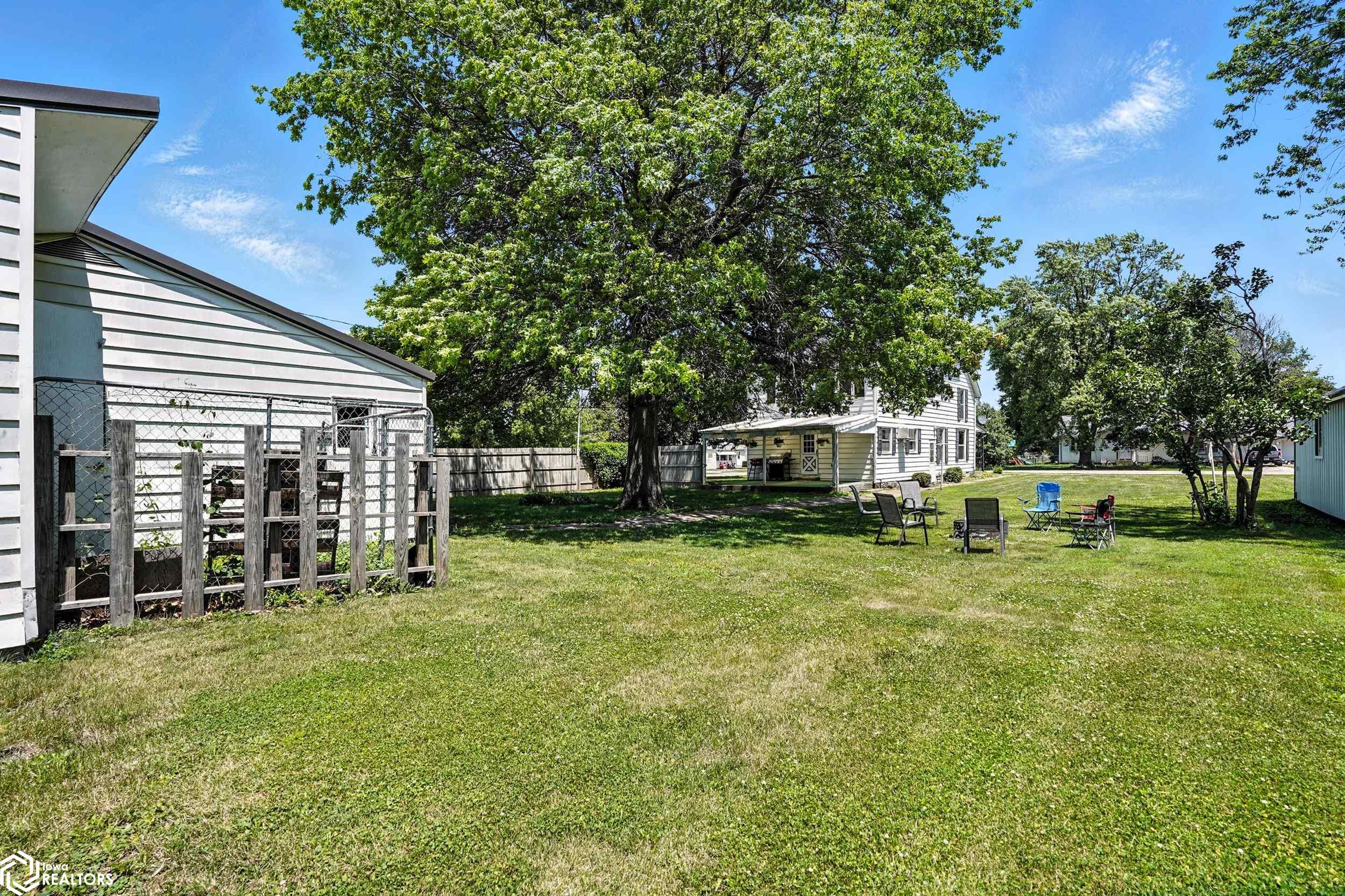 214 N Baker St, Keota, Iowa image 34