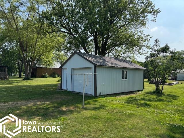 212 N Baker St, Keota, Iowa image 2