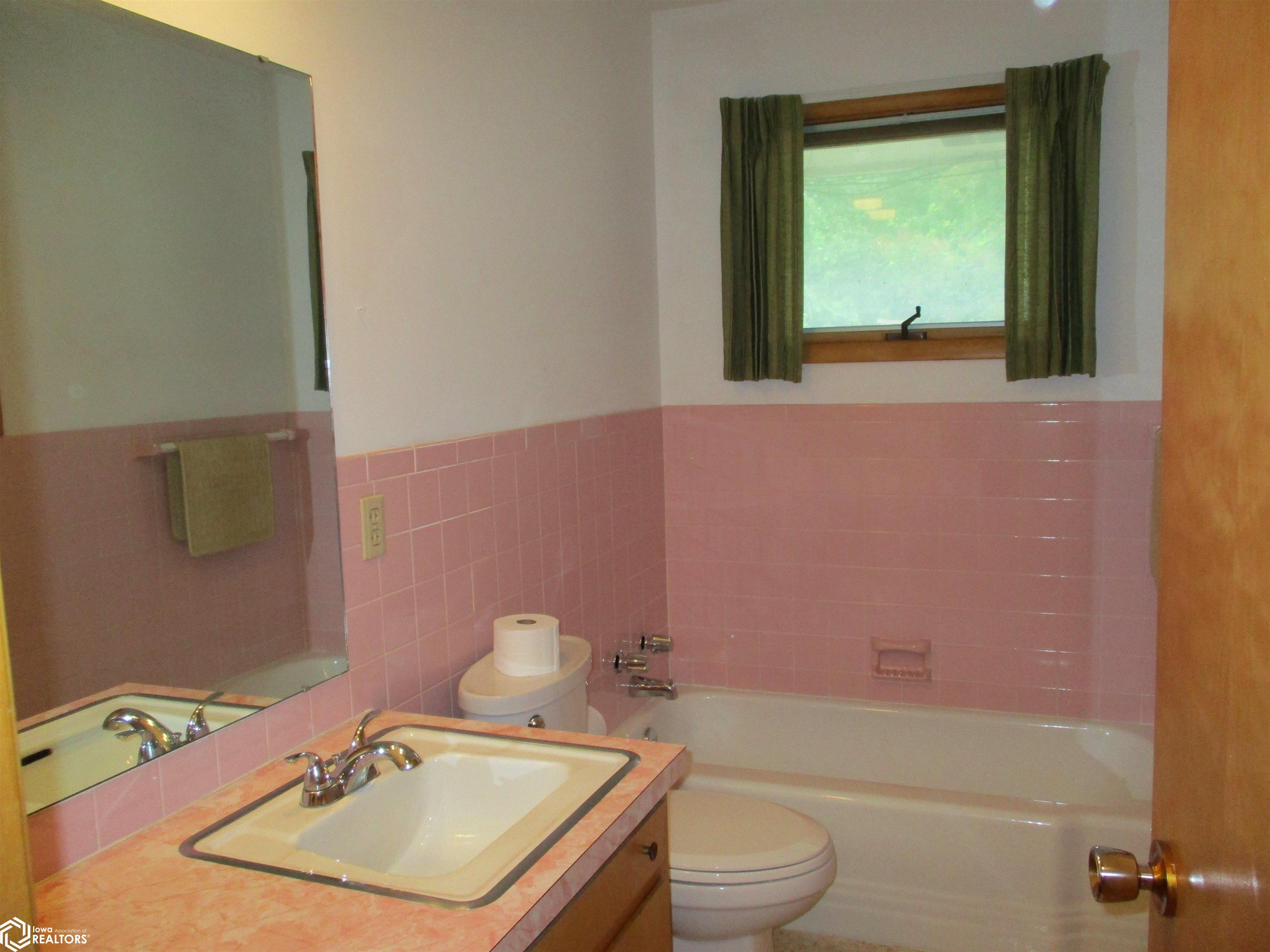 833 S Park Ave, Centerville, Iowa image 14