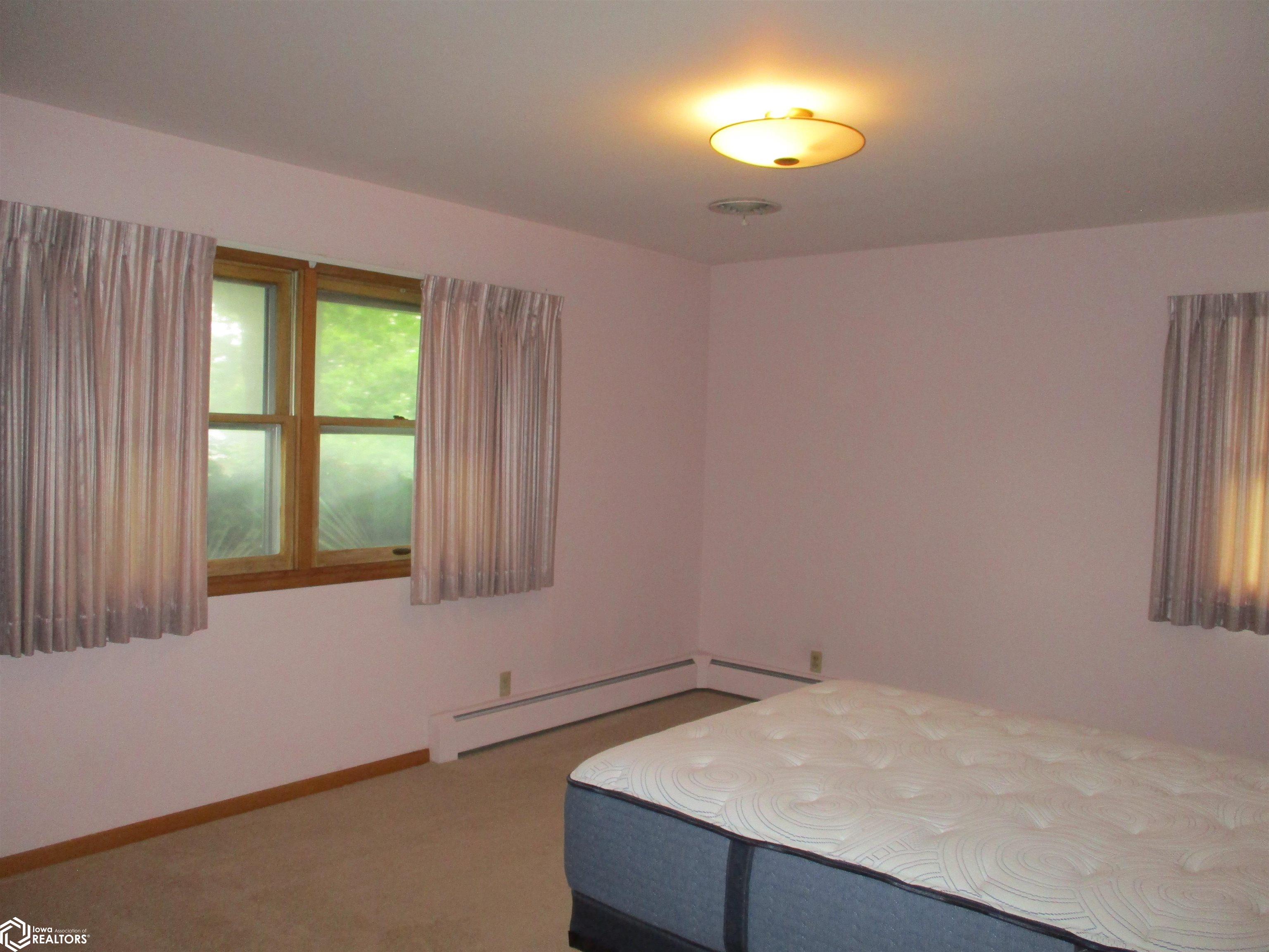 833 S Park Ave, Centerville, Iowa image 17