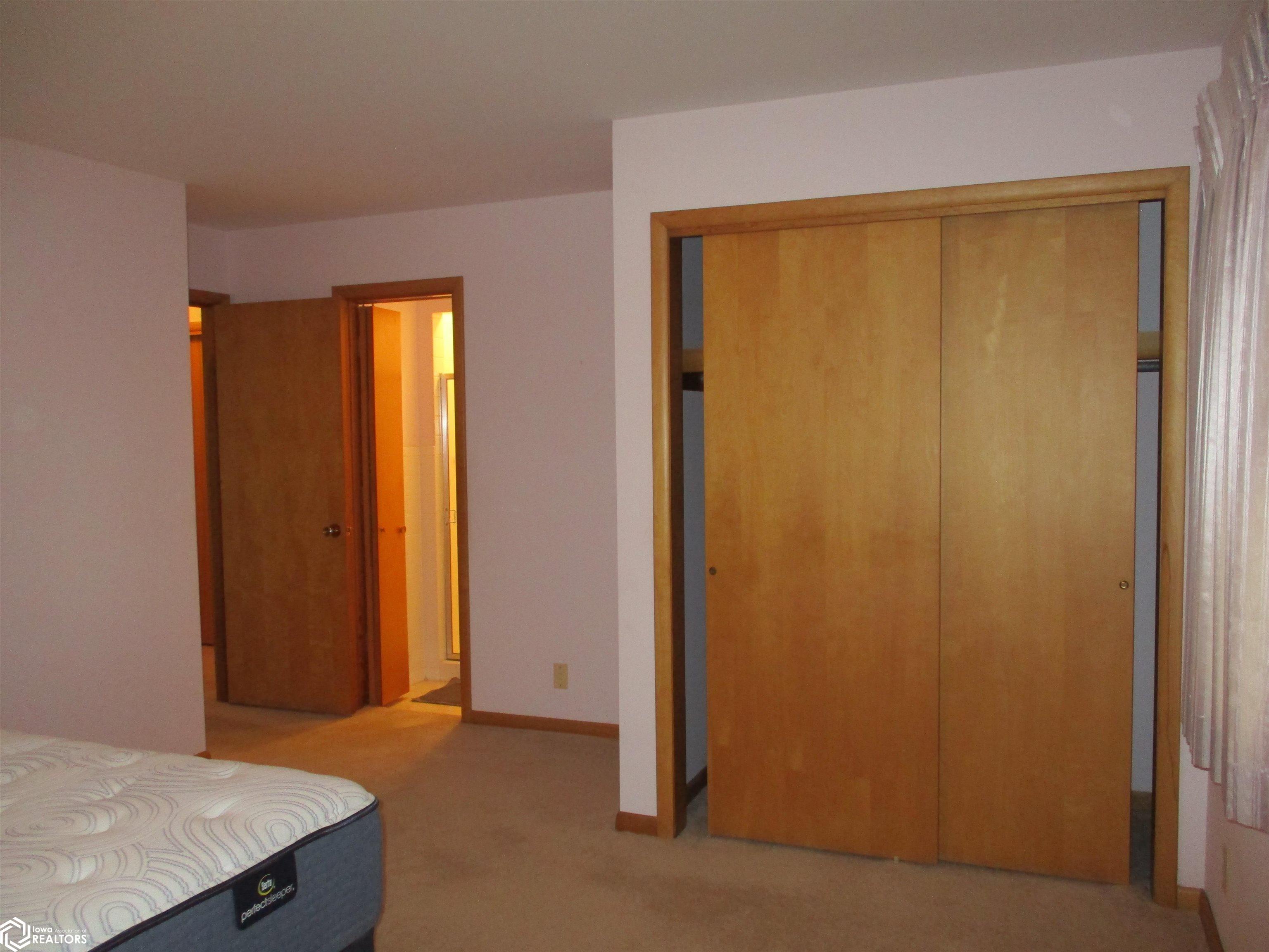 833 S Park Ave, Centerville, Iowa image 18