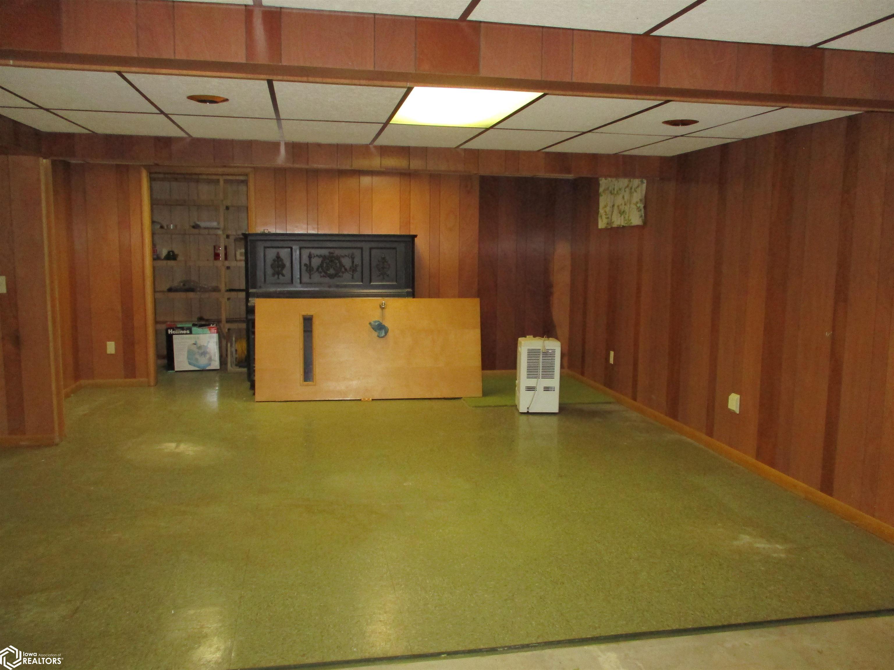 833 S Park Ave, Centerville, Iowa image 37