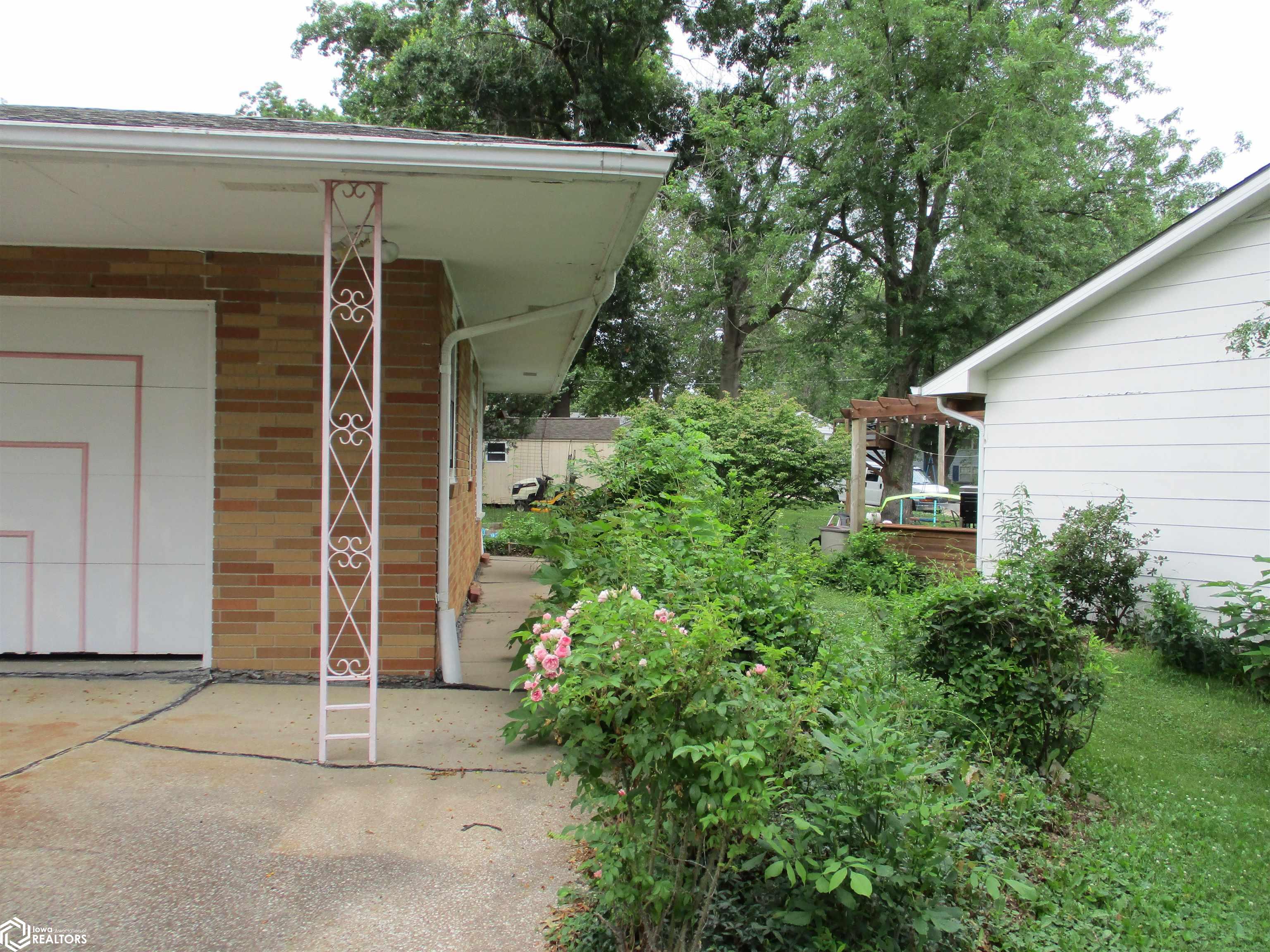833 S Park Ave, Centerville, Iowa image 48