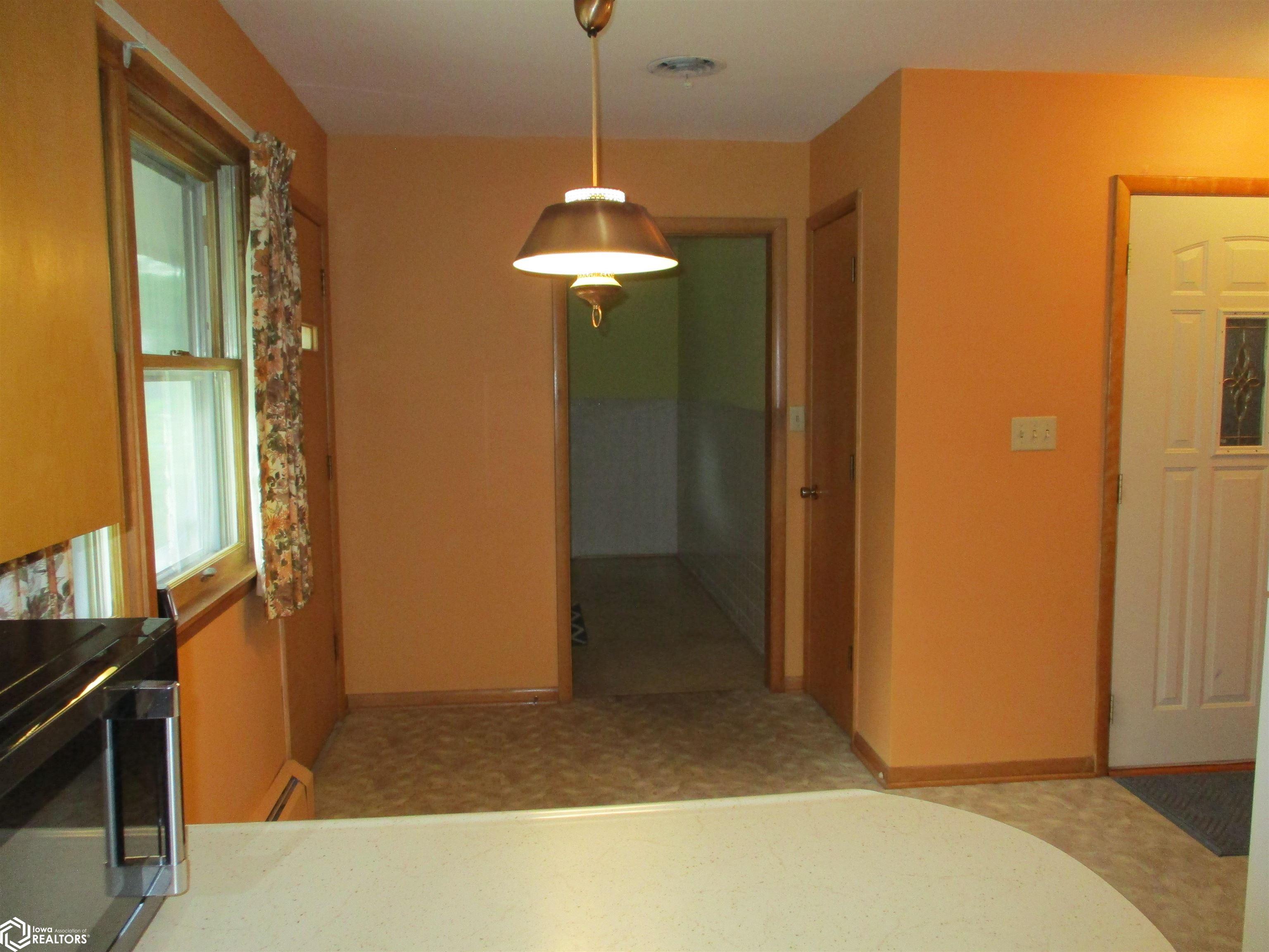 833 S Park Ave, Centerville, Iowa image 10