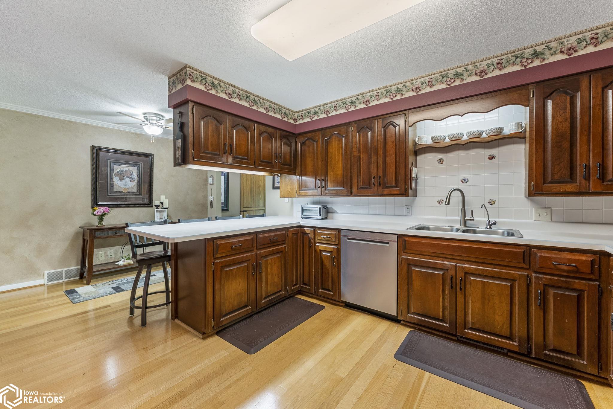 742 S 10th Avenue, Washington, Iowa image 12