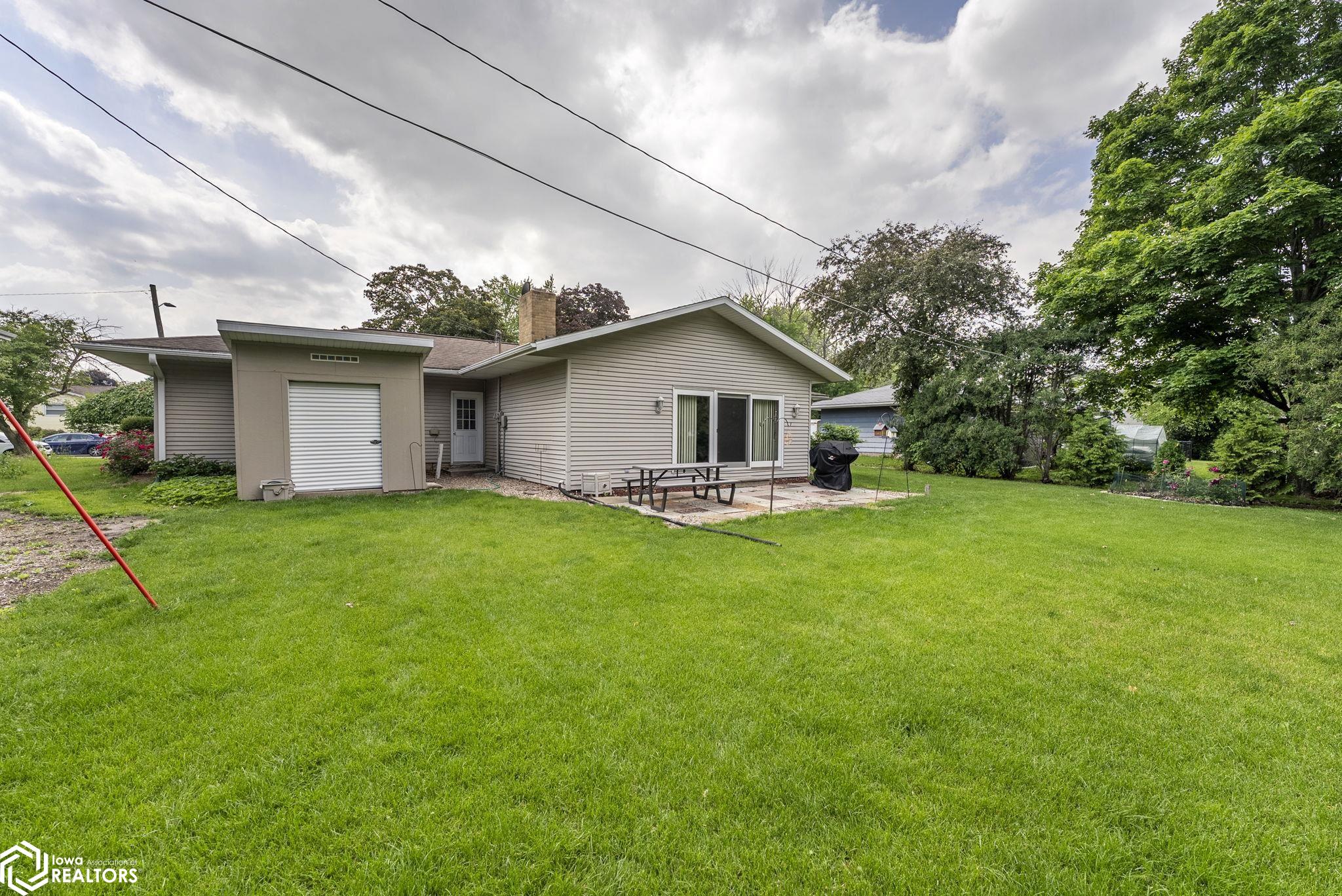742 S 10th Avenue, Washington, Iowa image 5