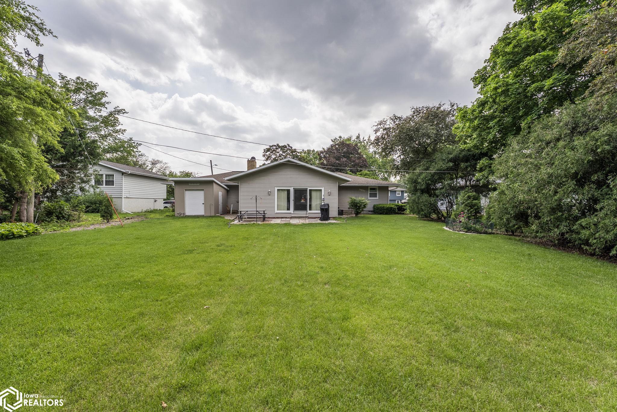 742 S 10th Avenue, Washington, Iowa image 6