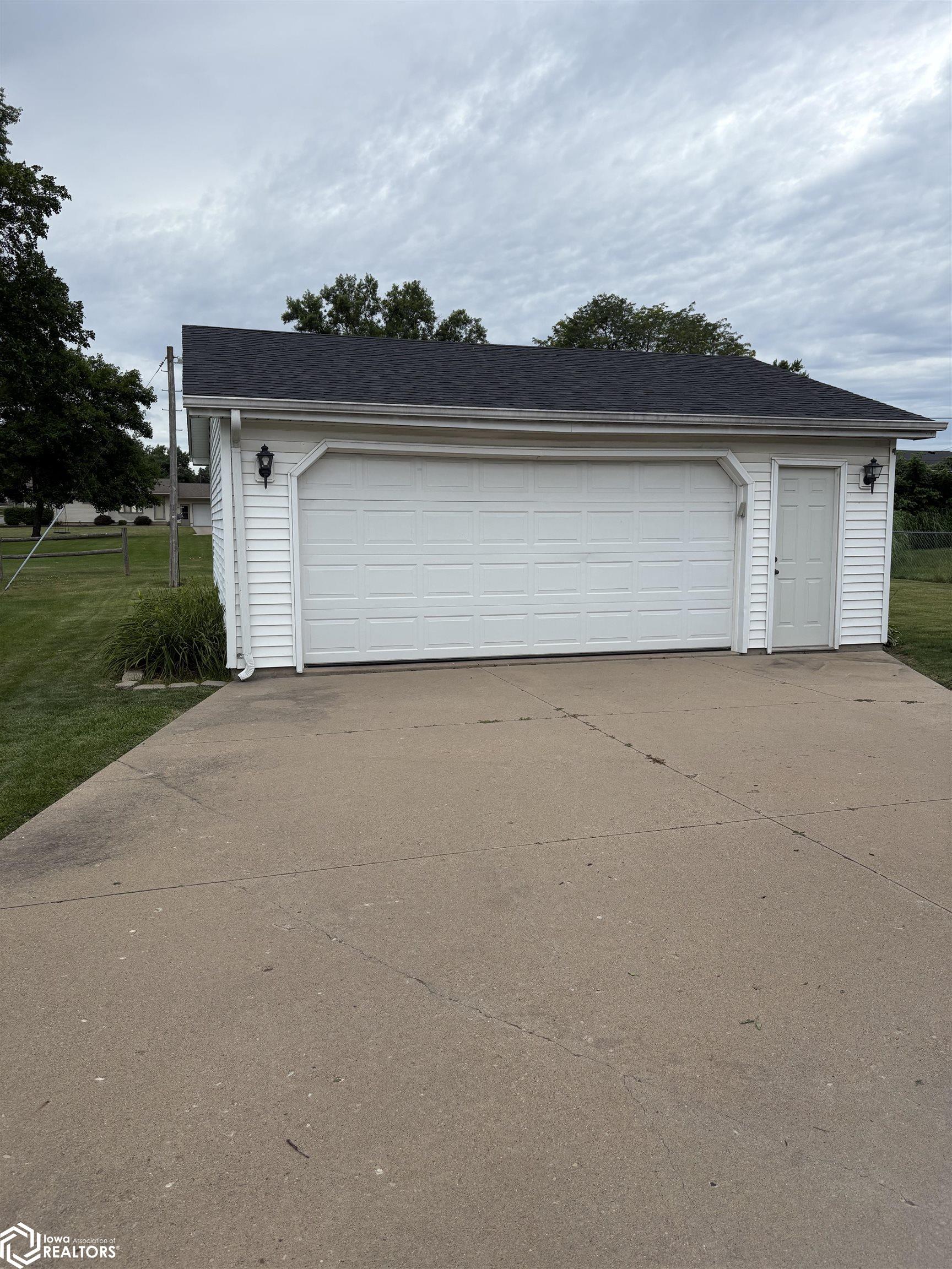 213 Lynwood Avenue, Ottumwa, Iowa image 2