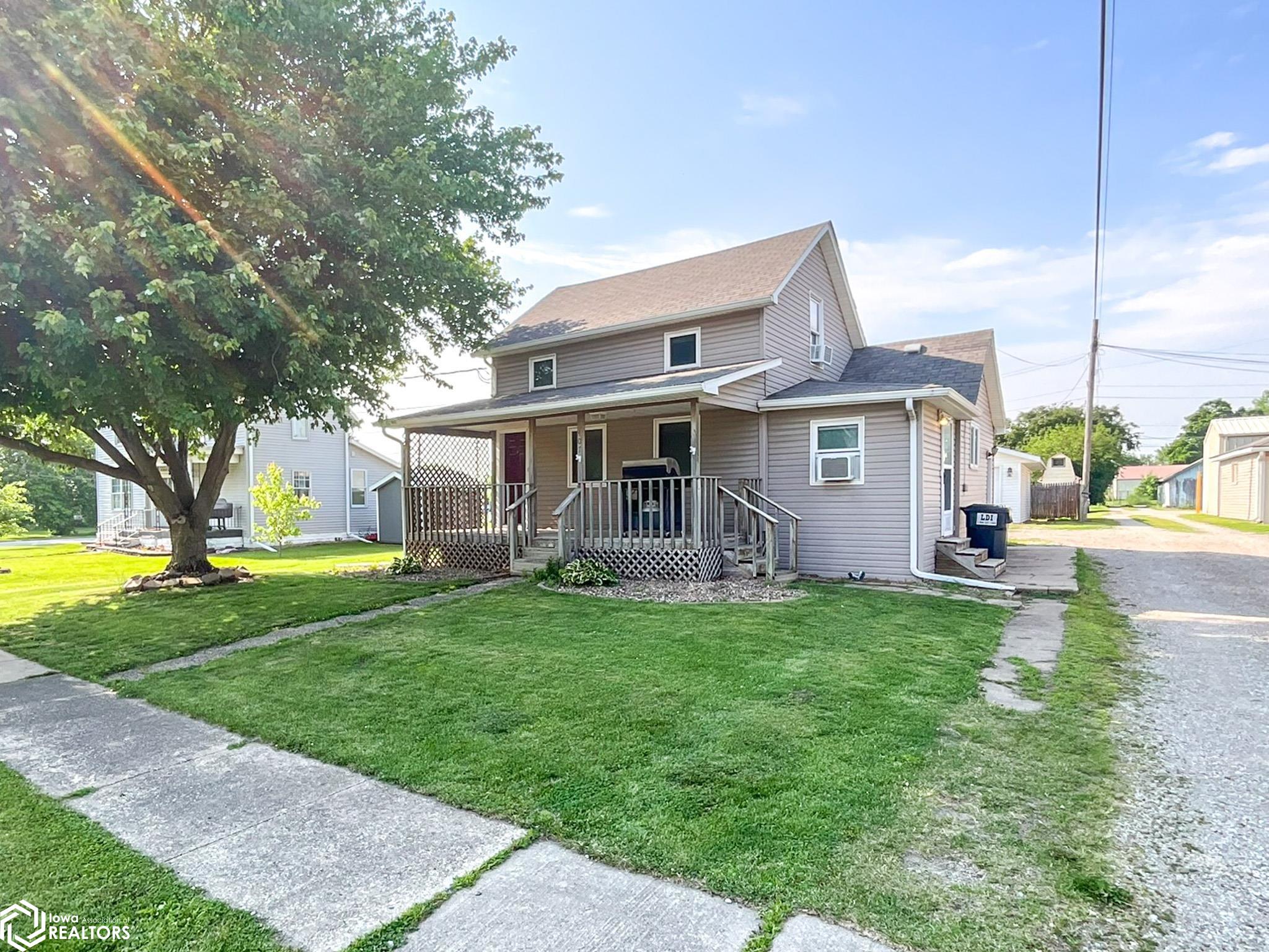407 W Market Street, New Sharon, Iowa image 2