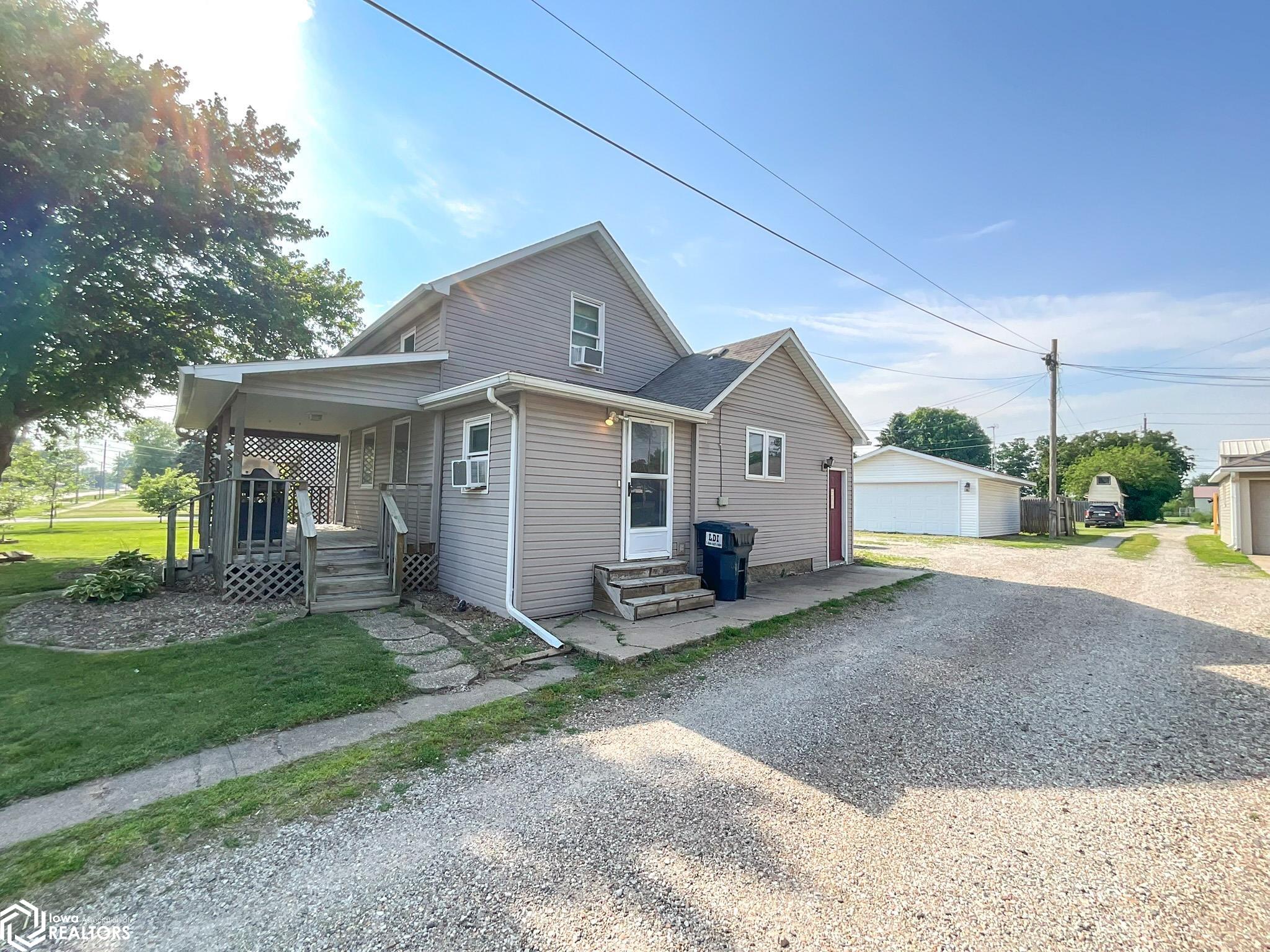 407 W Market Street, New Sharon, Iowa image 3
