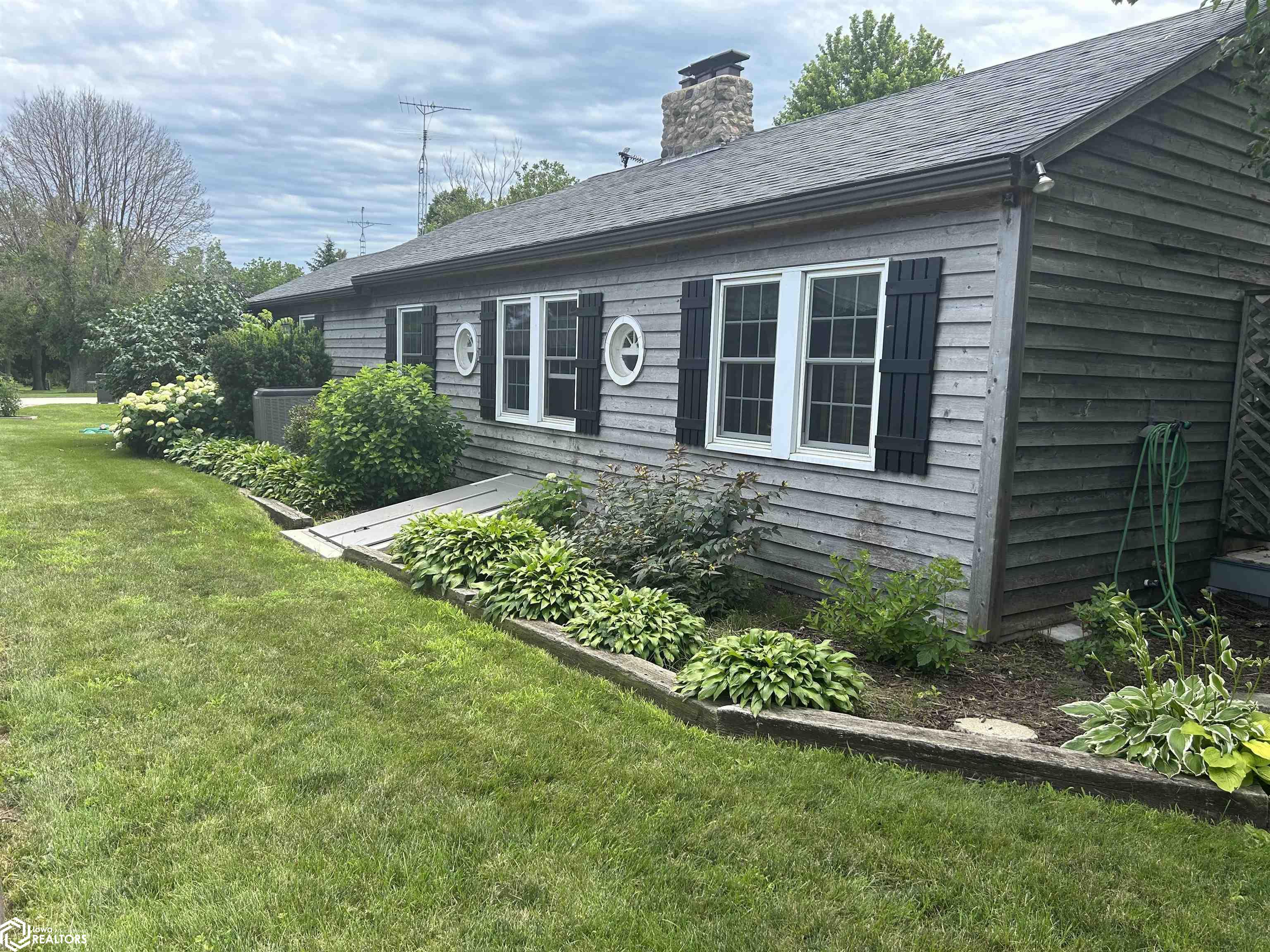 1431 Beeds Lake Drive, Hampton, Iowa image 2
