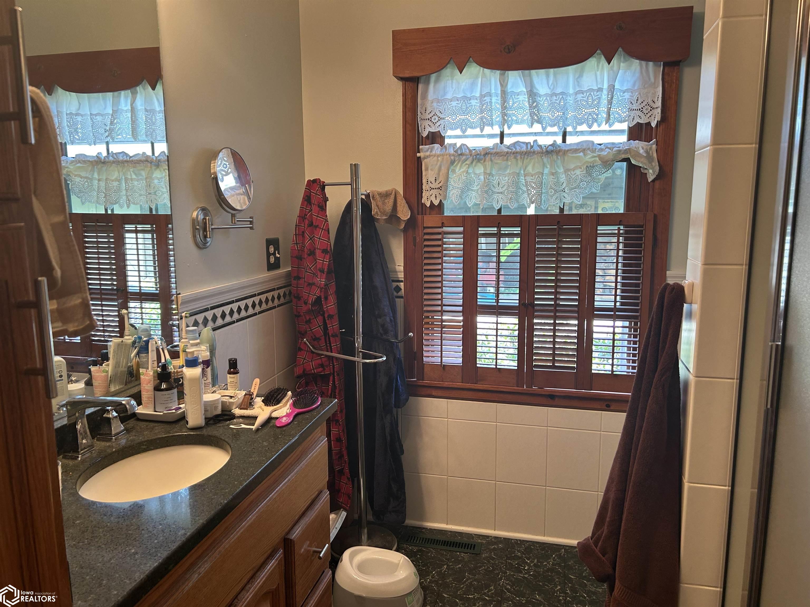 1431 Beeds Lake Drive, Hampton, Iowa image 11