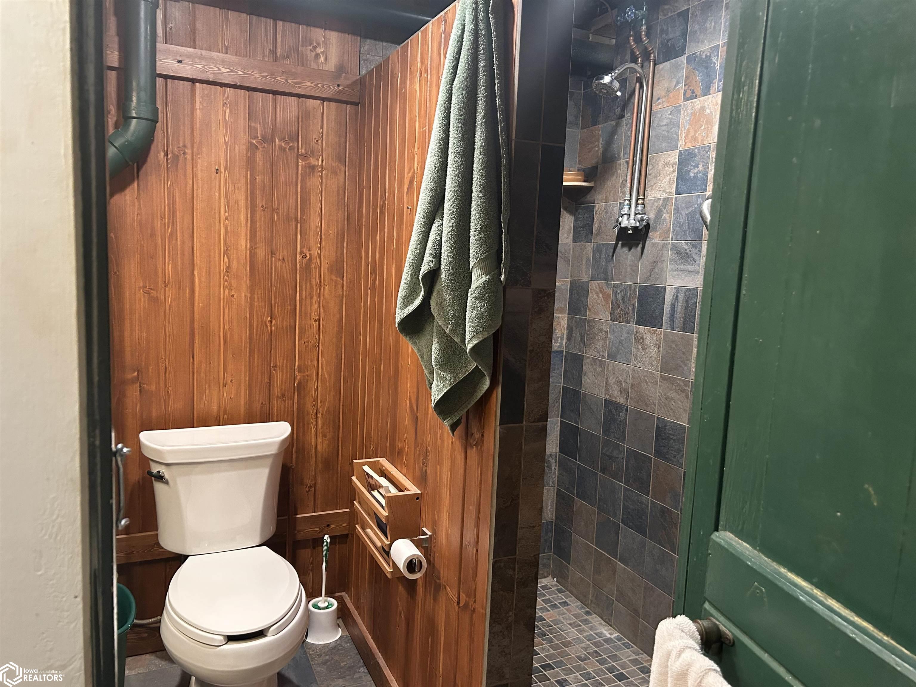 1431 Beeds Lake Drive, Hampton, Iowa image 17