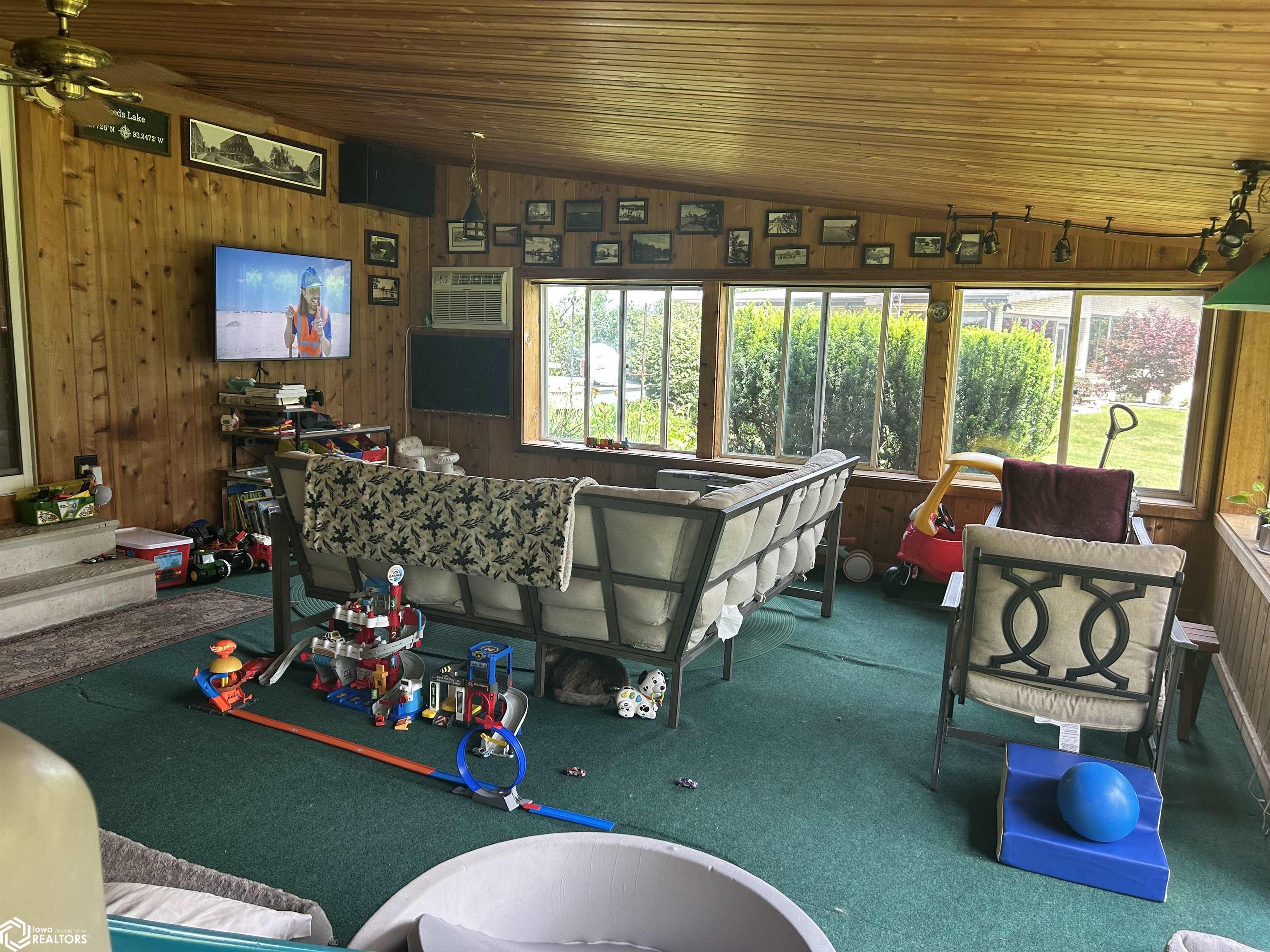 1431 Beeds Lake Drive, Hampton, Iowa image 3