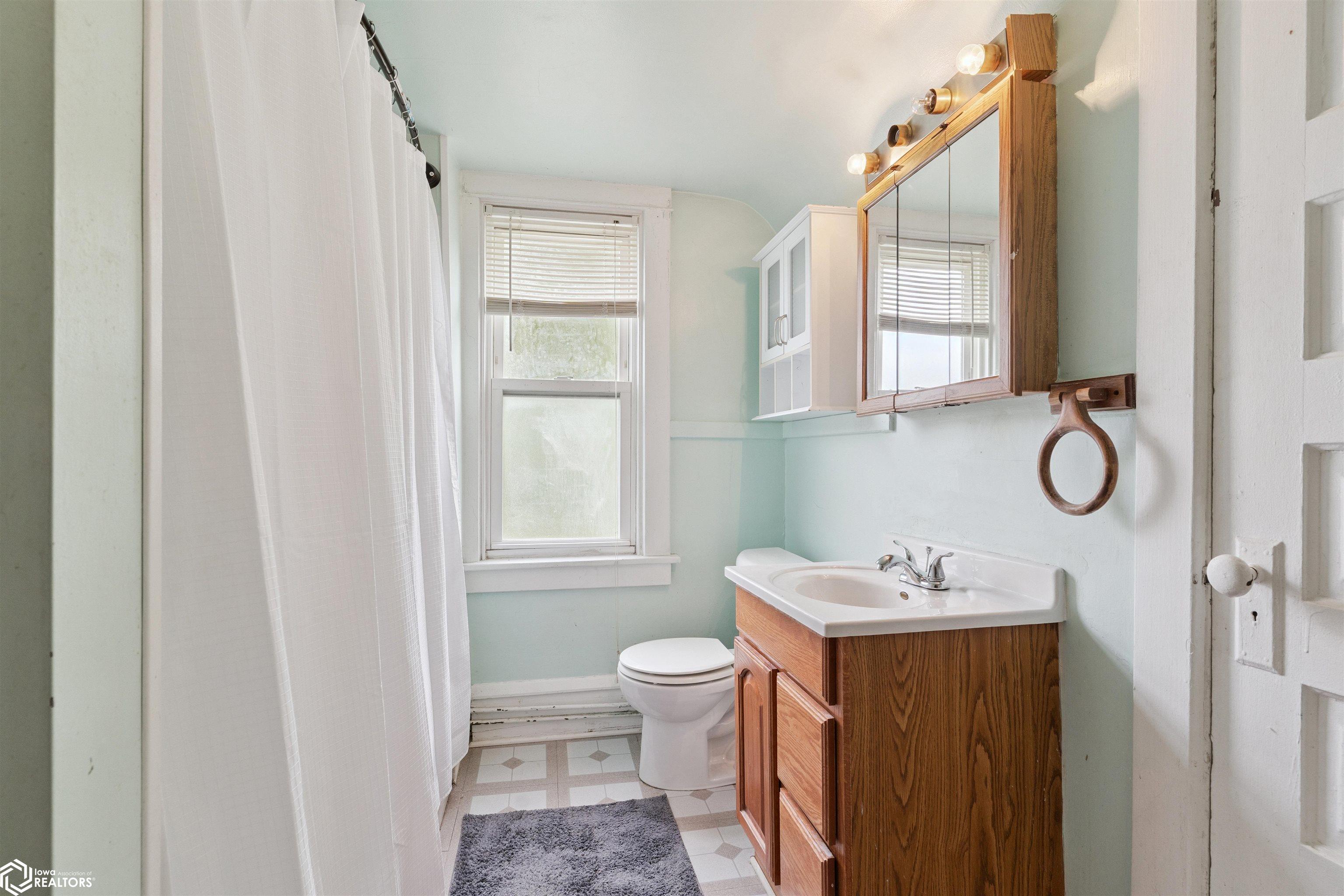 419 S Marshall Street, Burlington, Iowa image 14