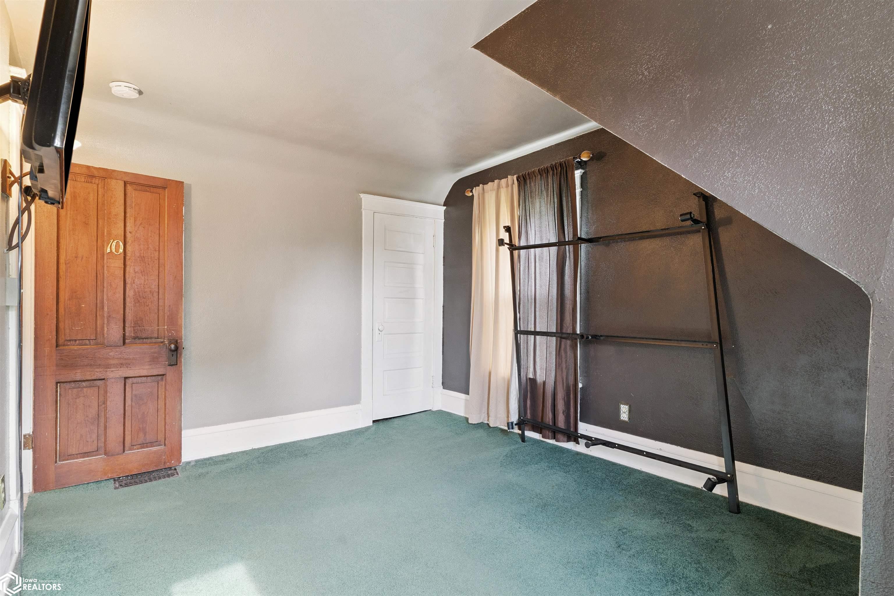 419 S Marshall Street, Burlington, Iowa image 16